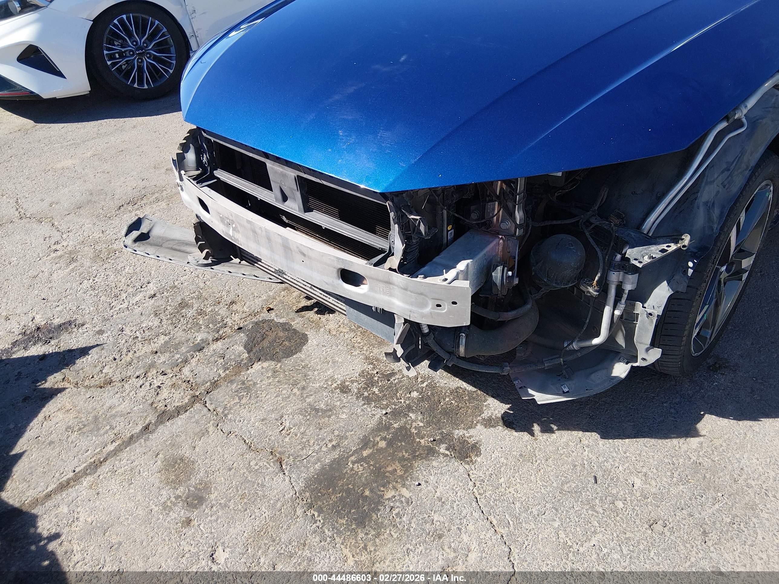 AUDI A4 image 6