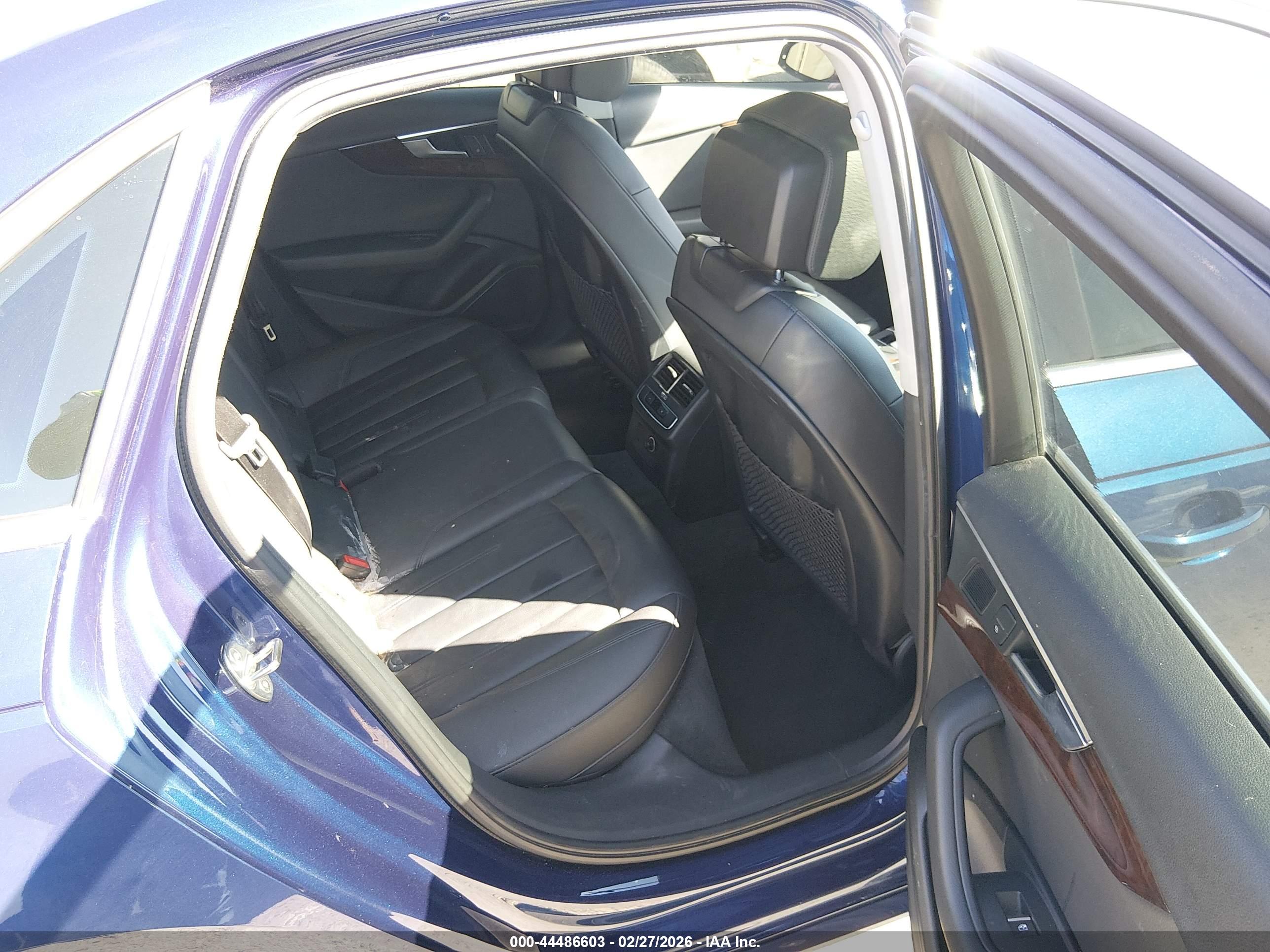 AUDI A4 image 8