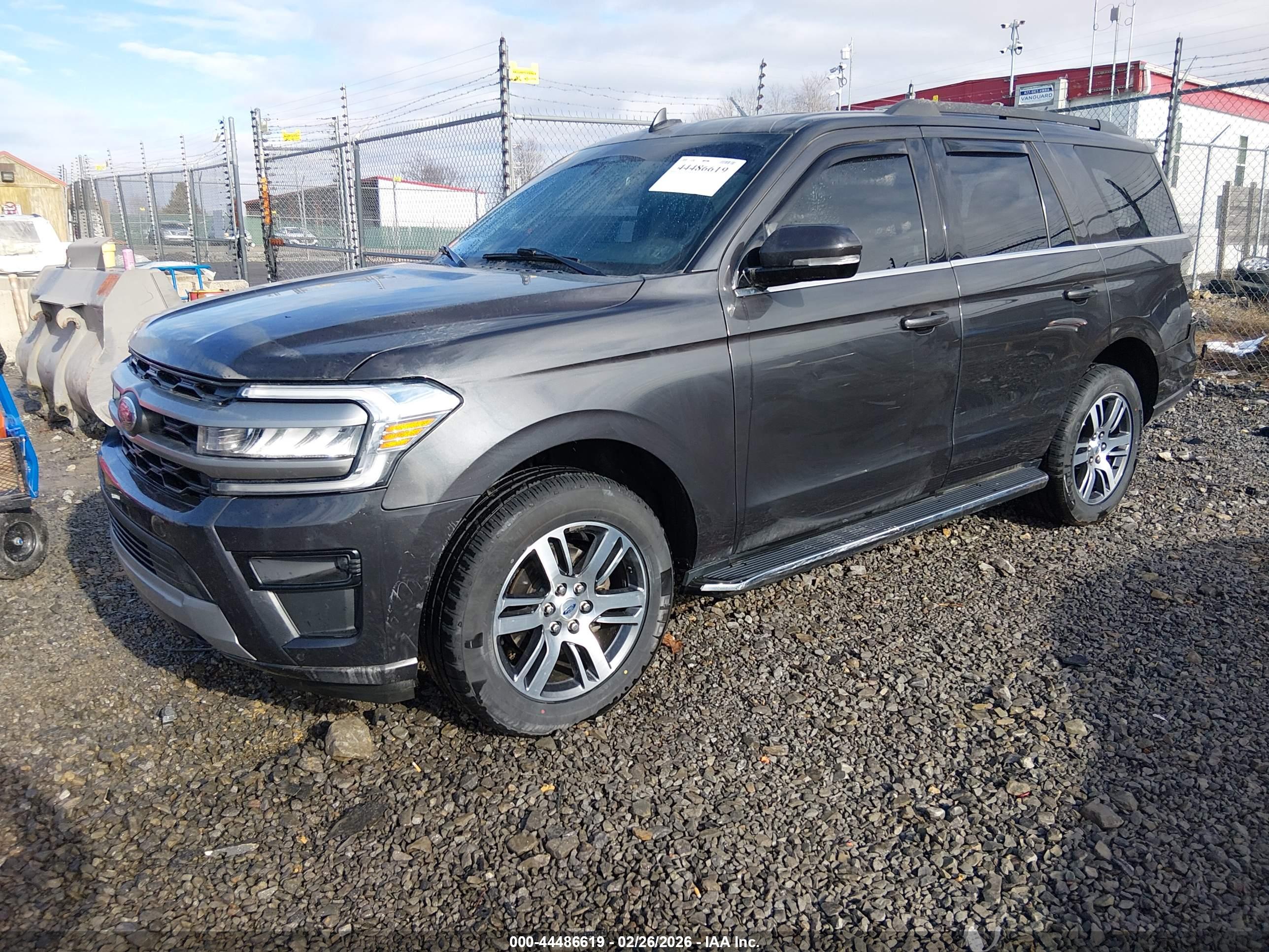 FORD EXPEDITION image 2