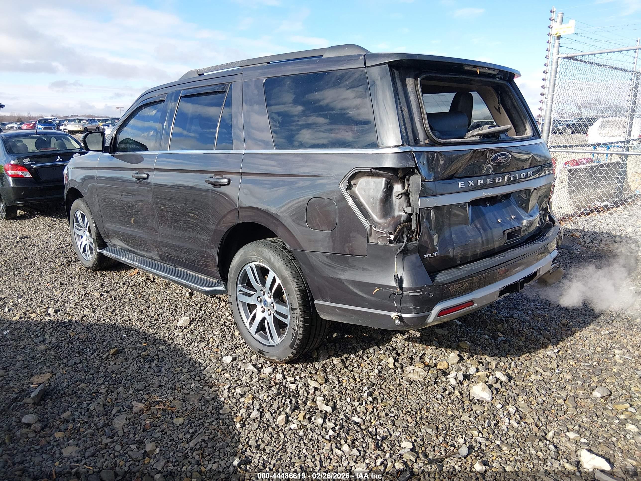 FORD EXPEDITION image 3