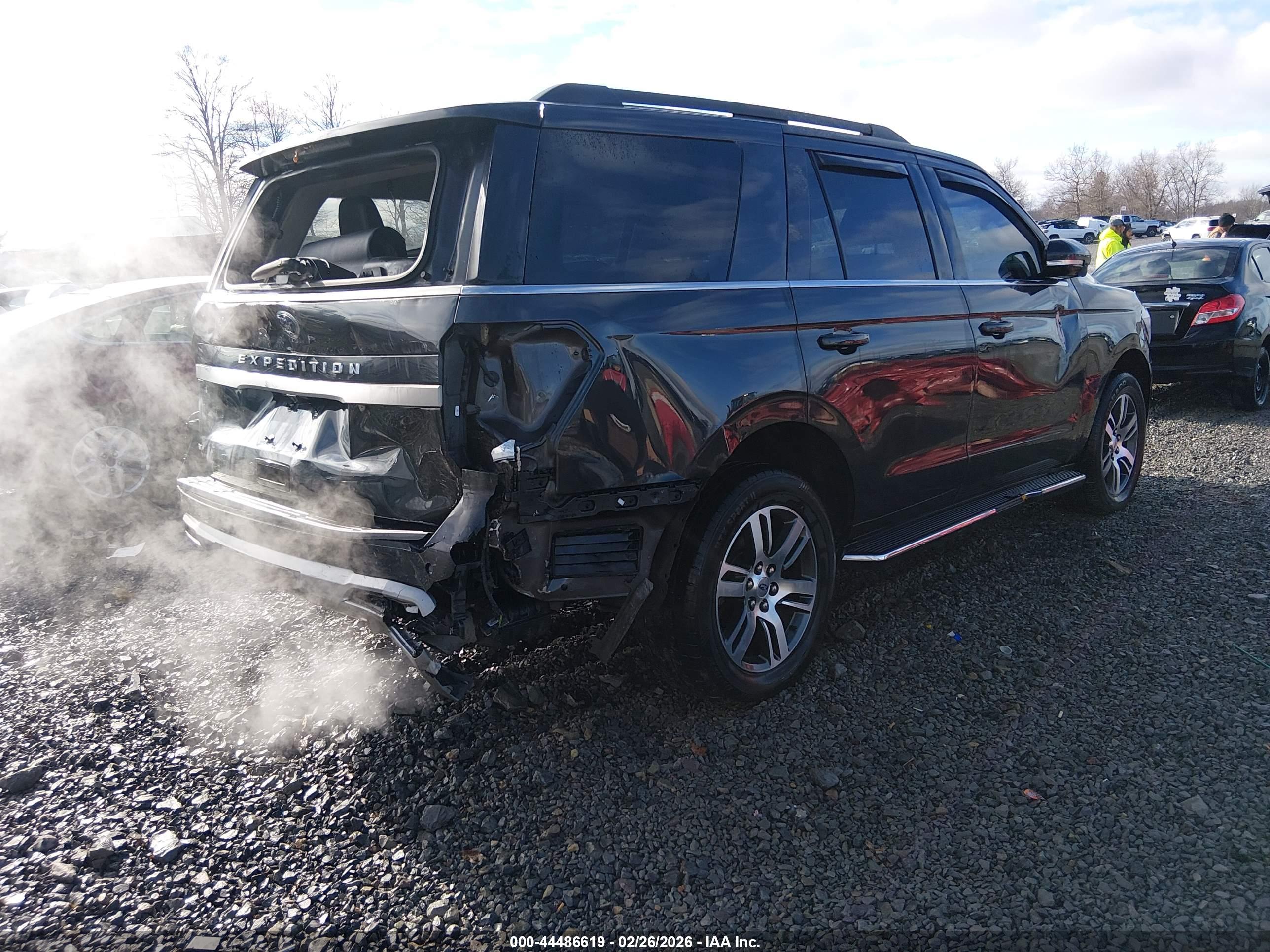 FORD EXPEDITION image 4