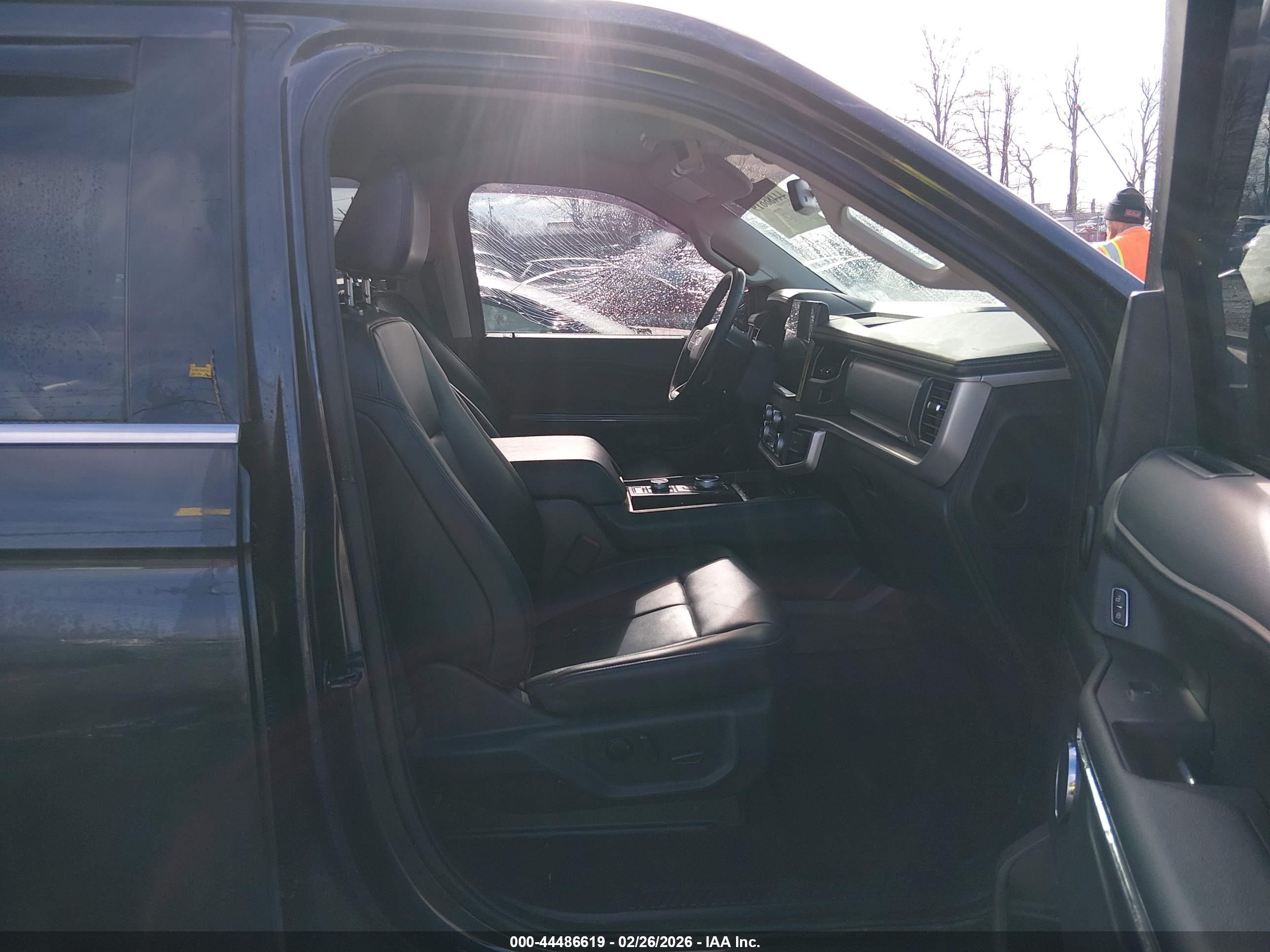 FORD EXPEDITION image 5