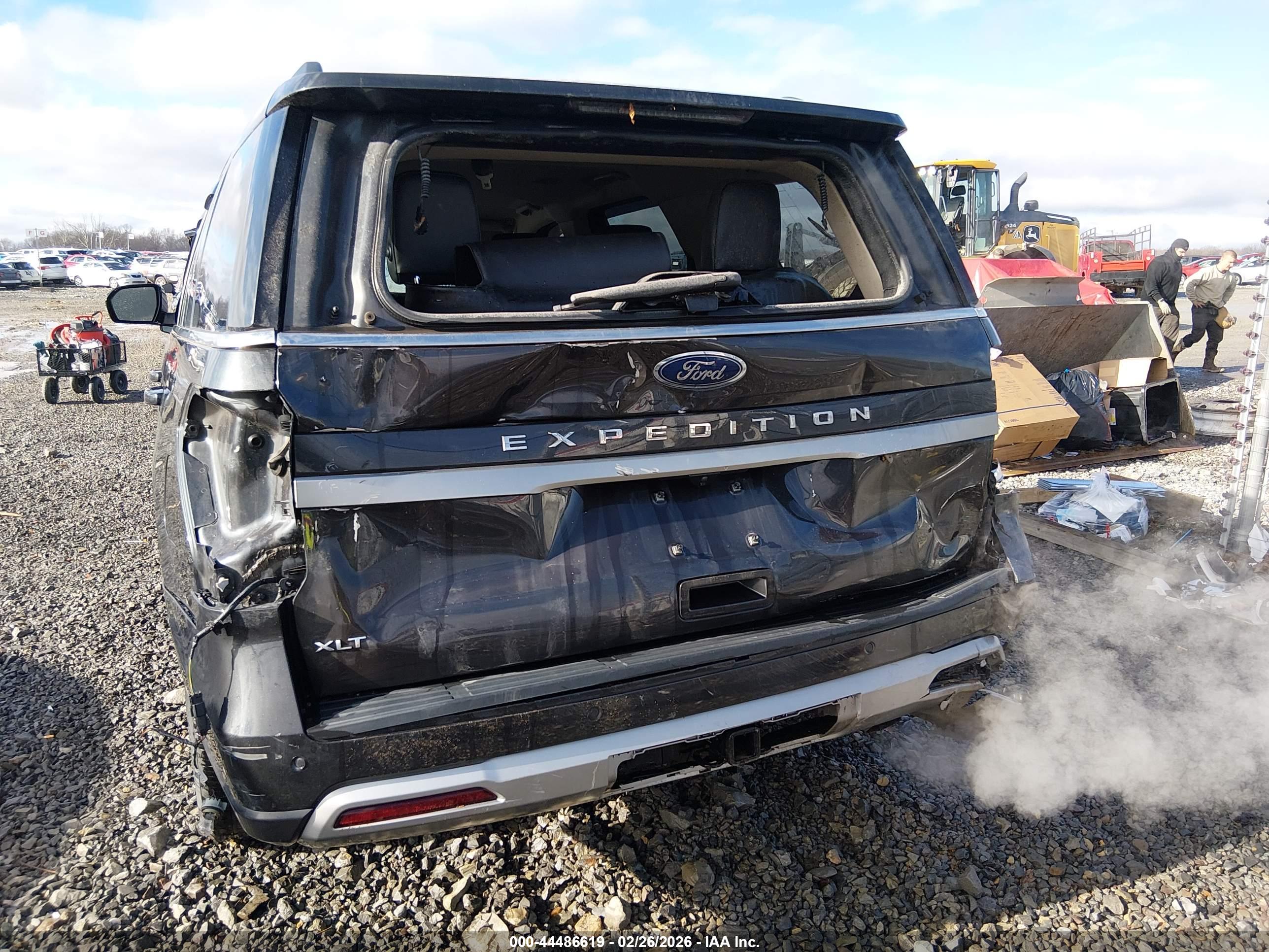 FORD EXPEDITION image 6