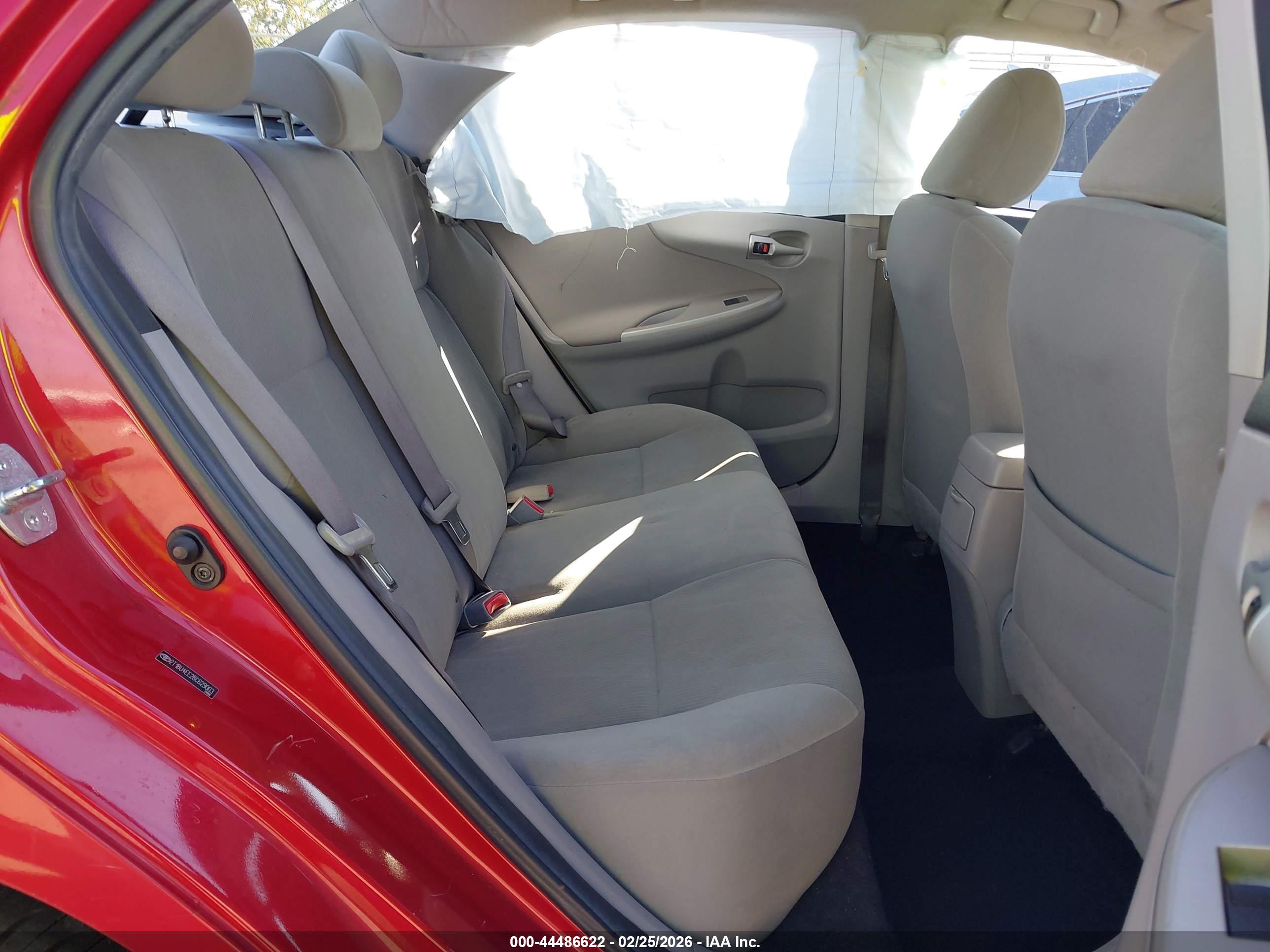 TOYOTA COROLLA image 8