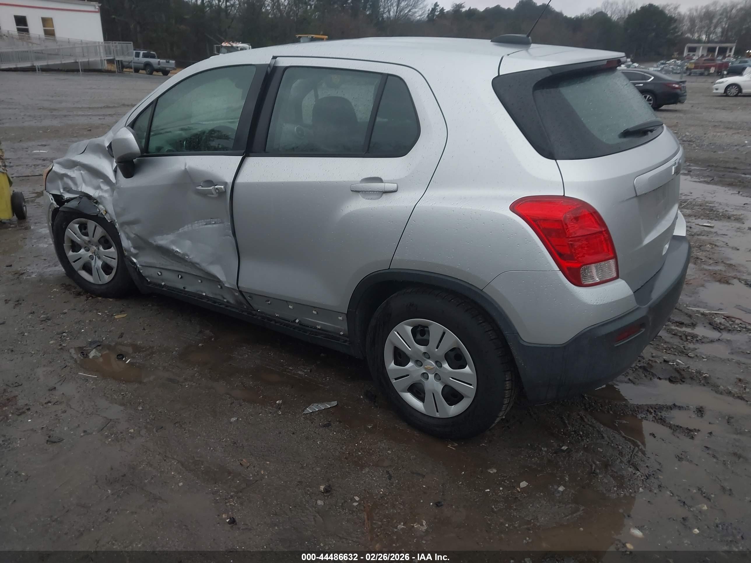 CHEVROLET TRAX image 3