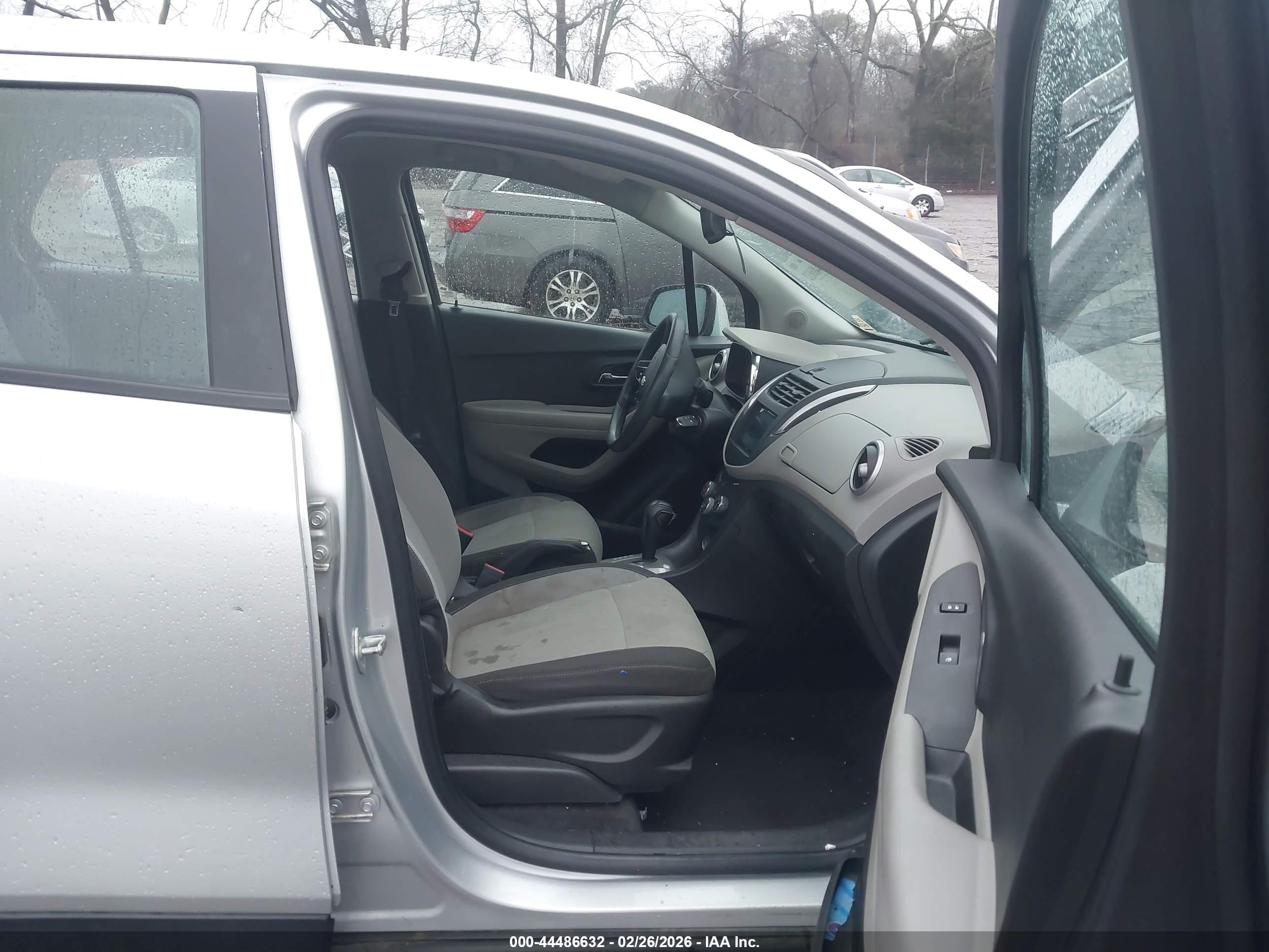 CHEVROLET TRAX image 5
