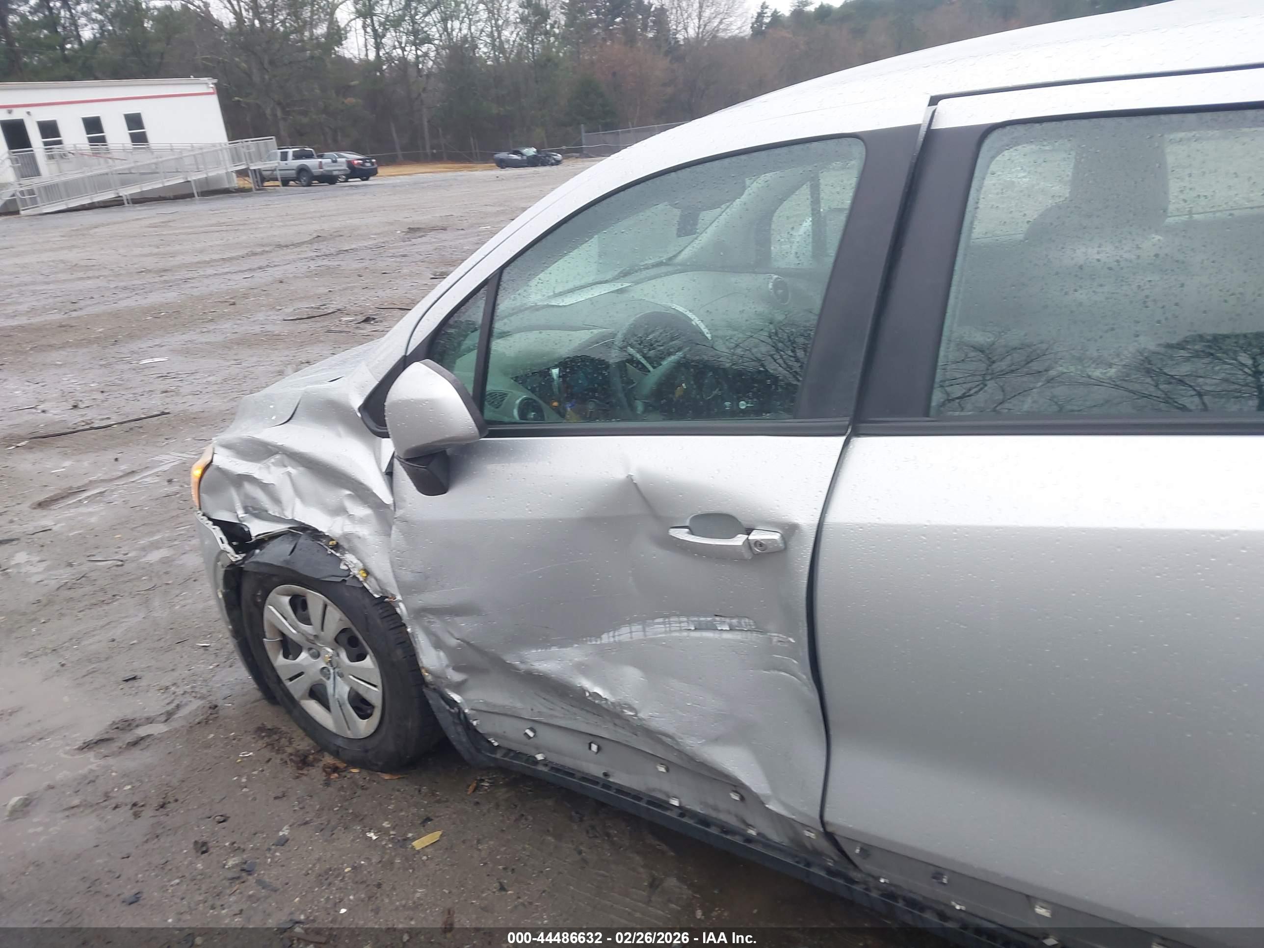 CHEVROLET TRAX image 6