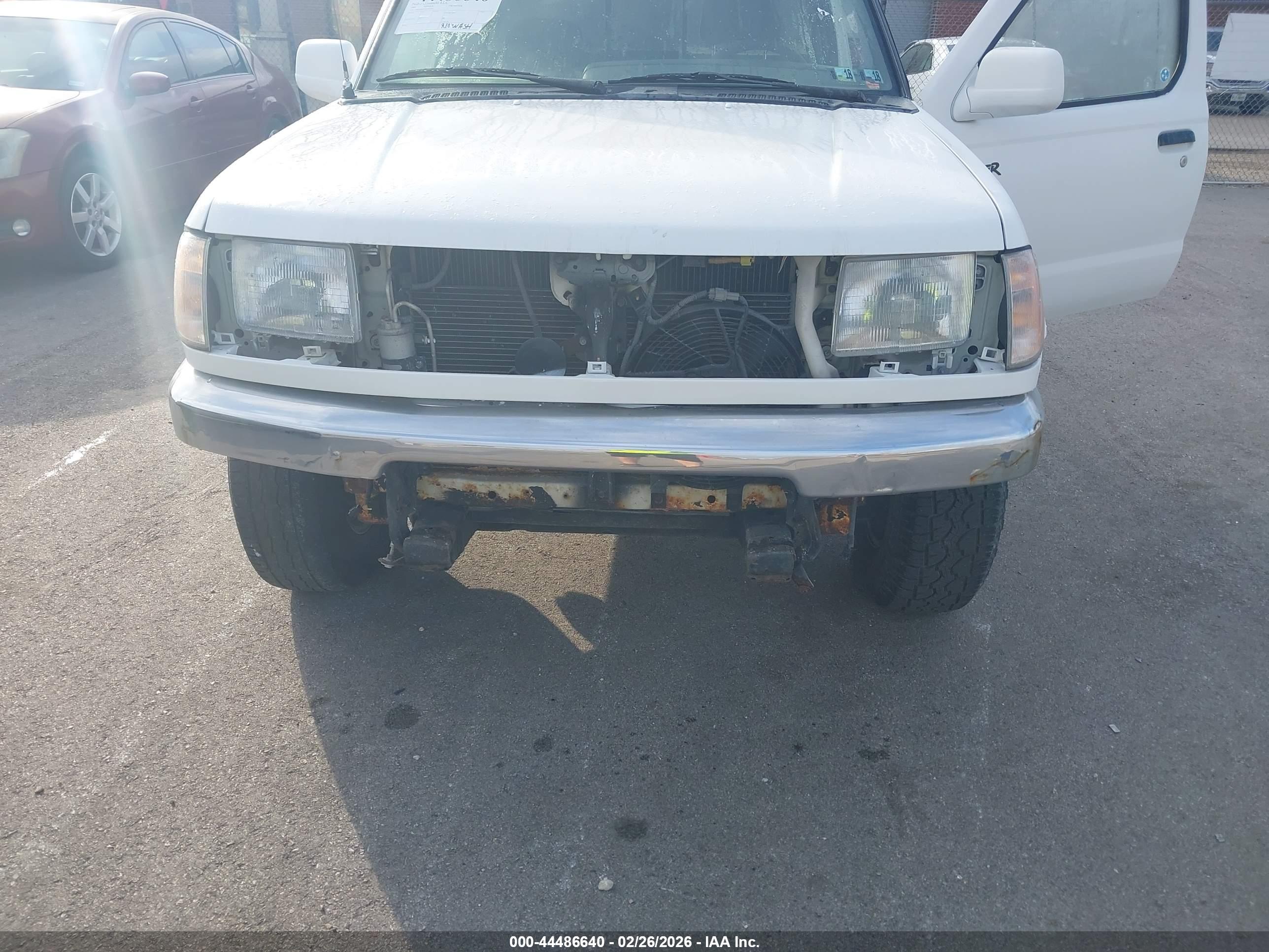 NISSAN FRONTIER image 6