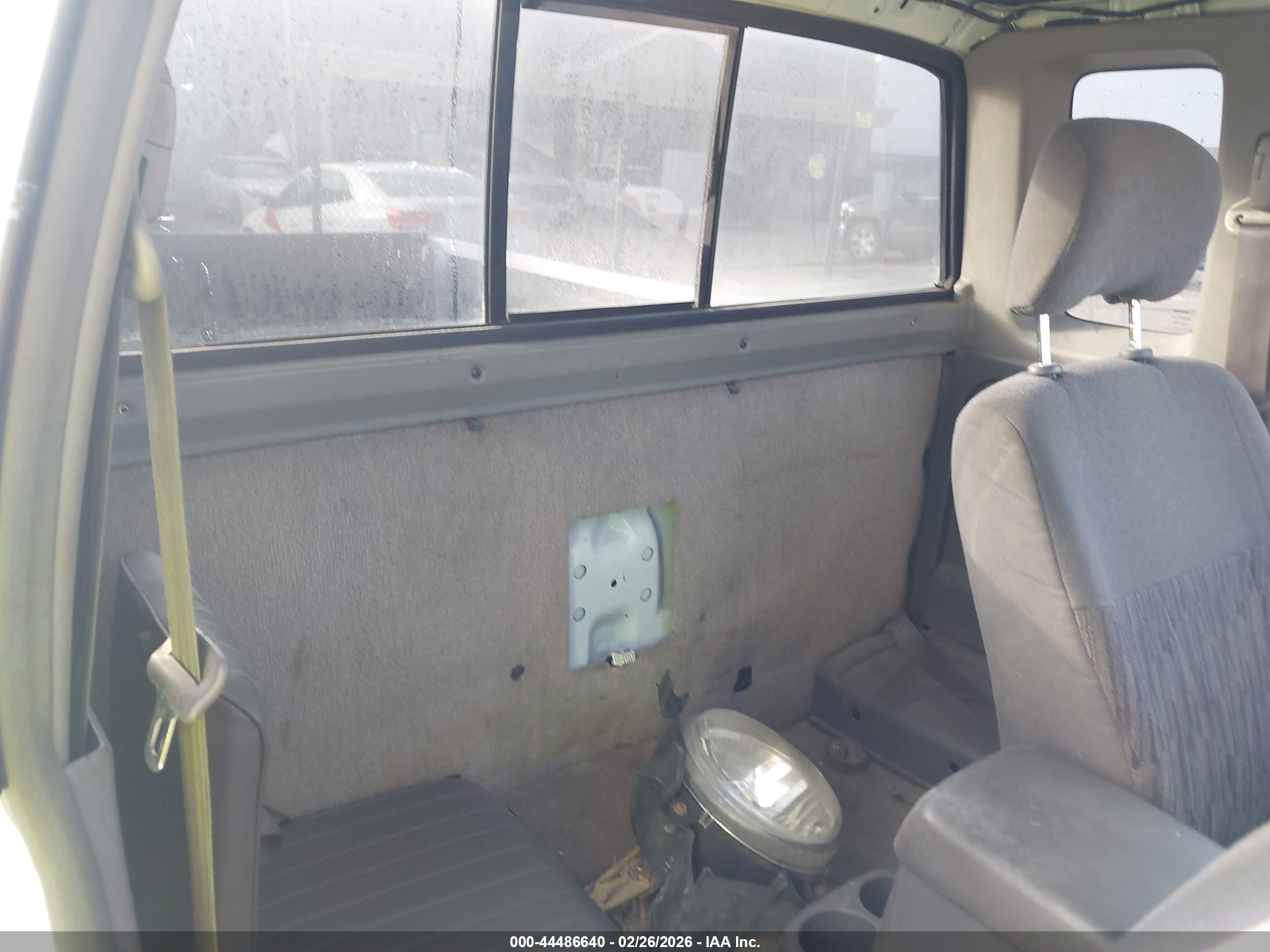NISSAN FRONTIER image 8