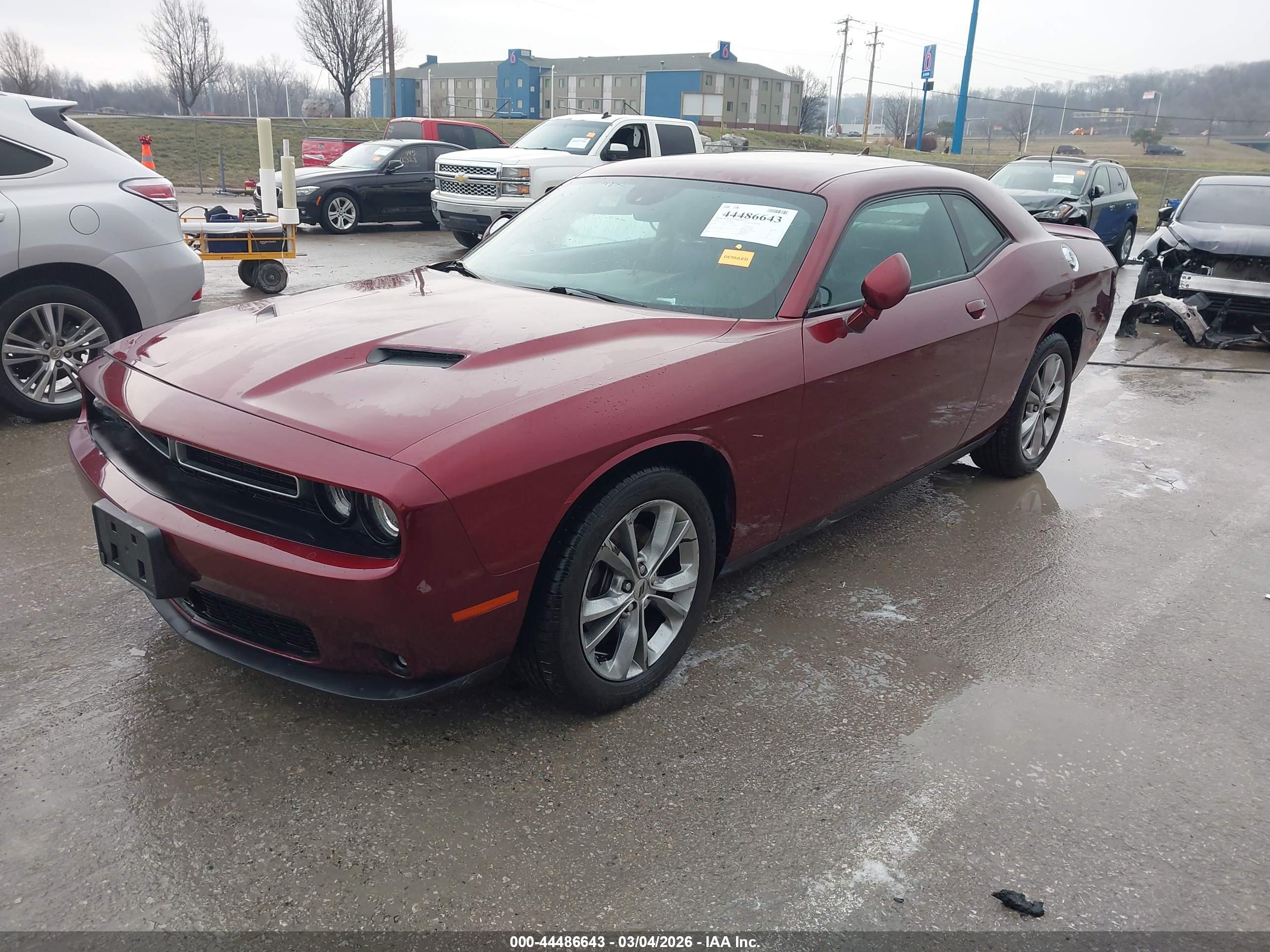 DODGE CHALLENGER image 2