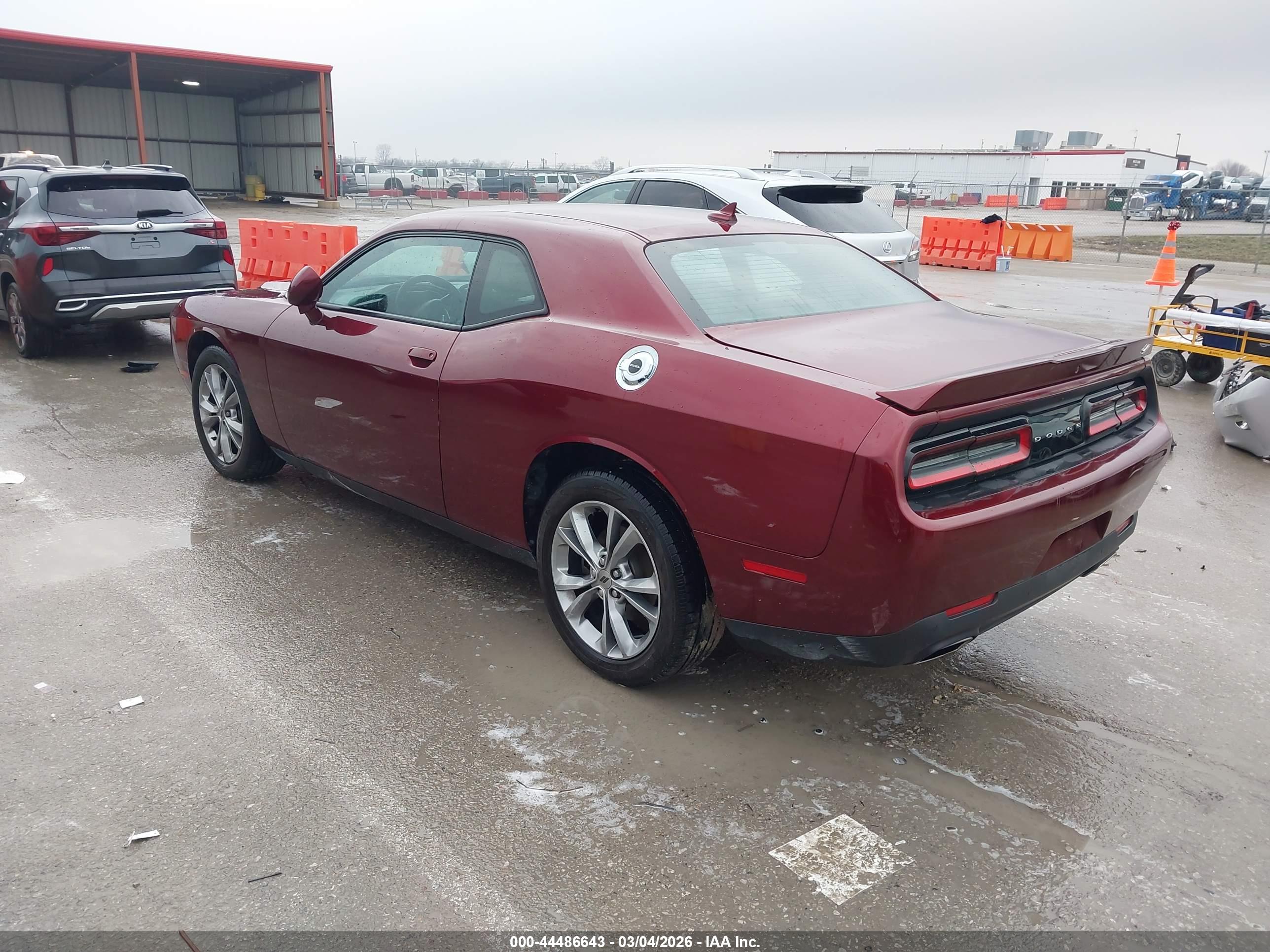 DODGE CHALLENGER image 3