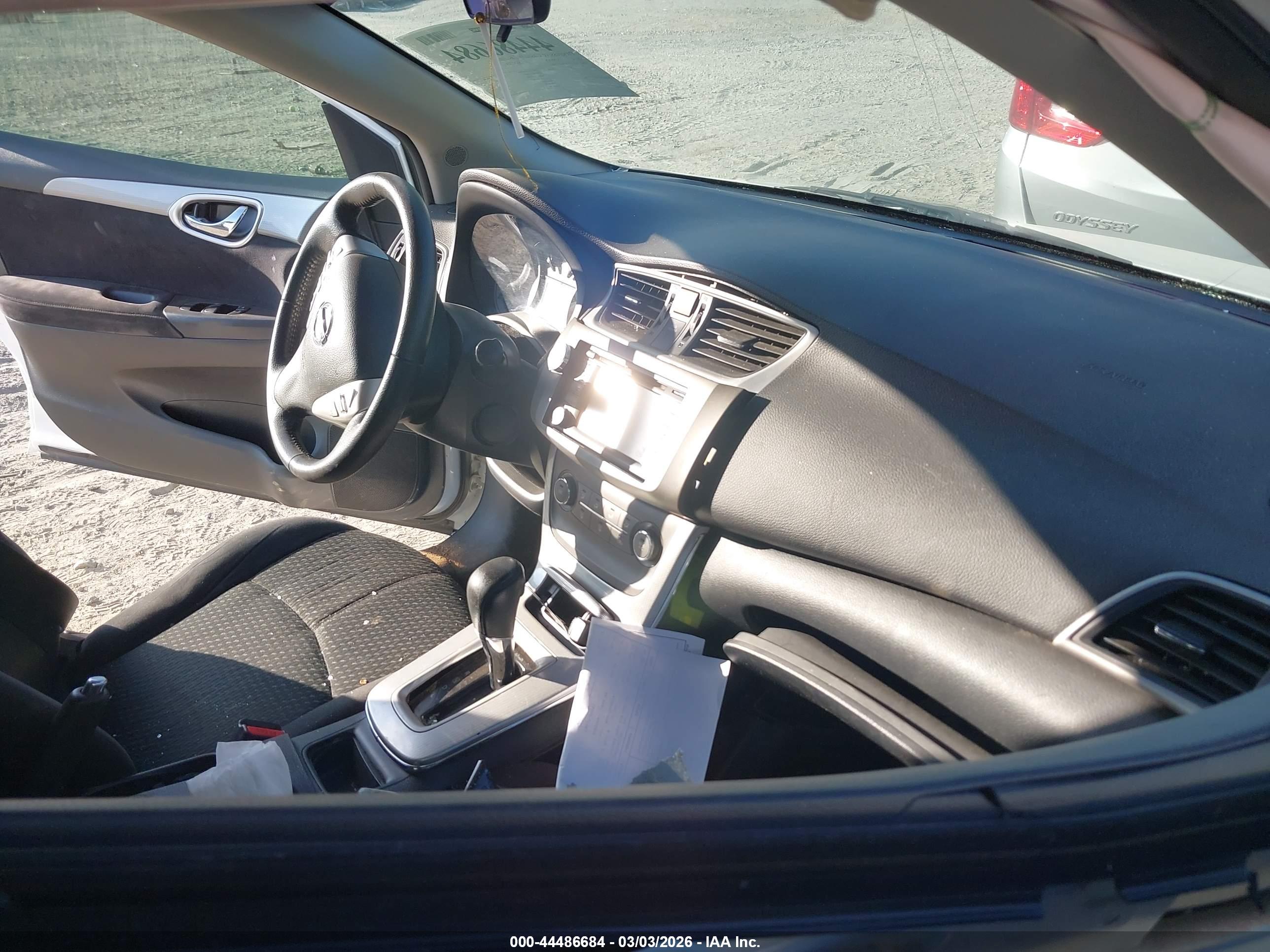 NISSAN SENTRA image 5