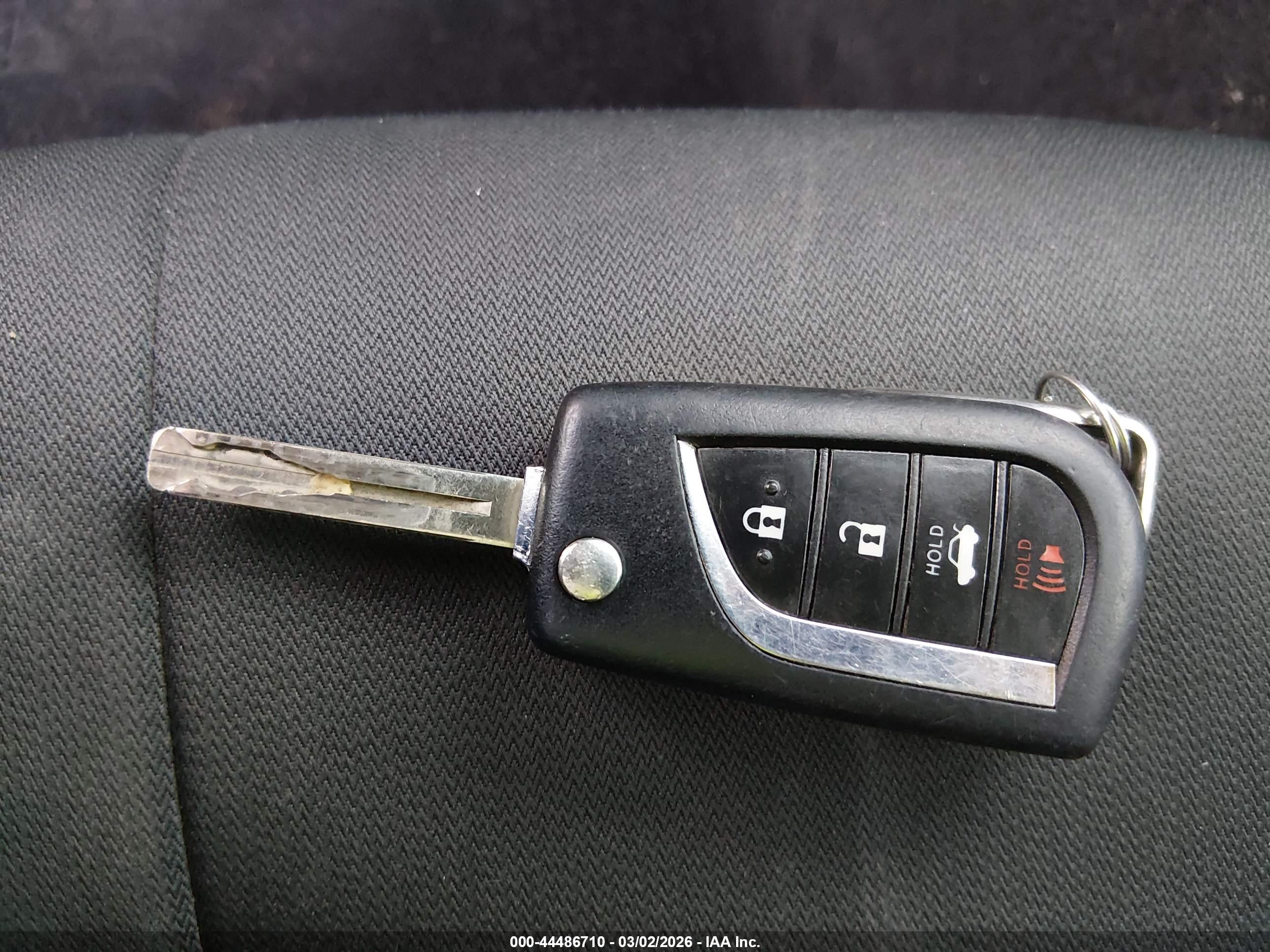 TOYOTA CAMRY image 11