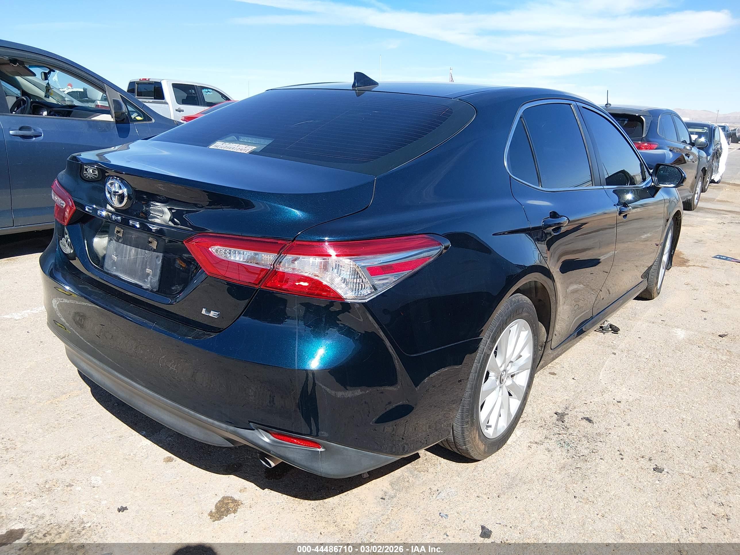 TOYOTA CAMRY image 4