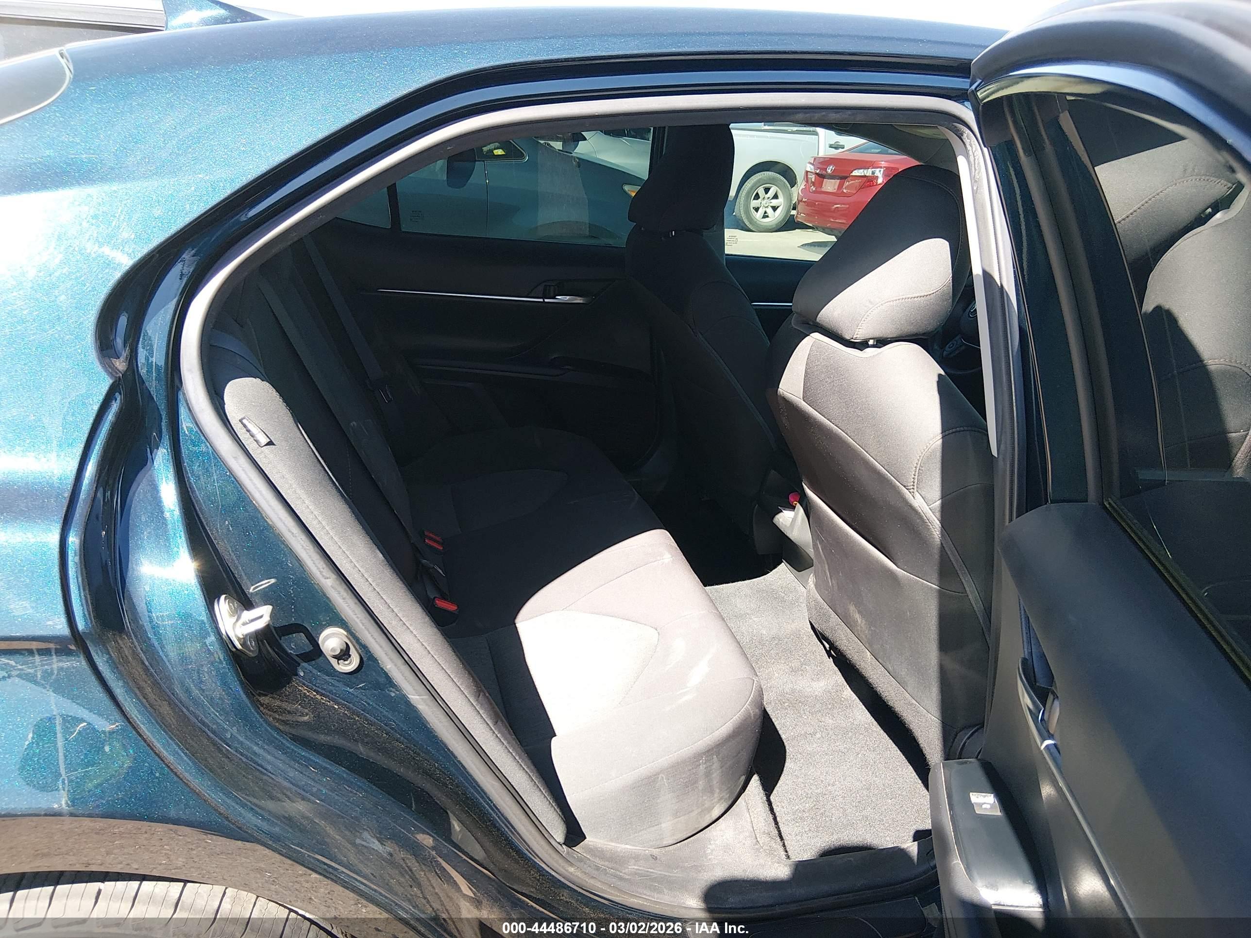 TOYOTA CAMRY image 8