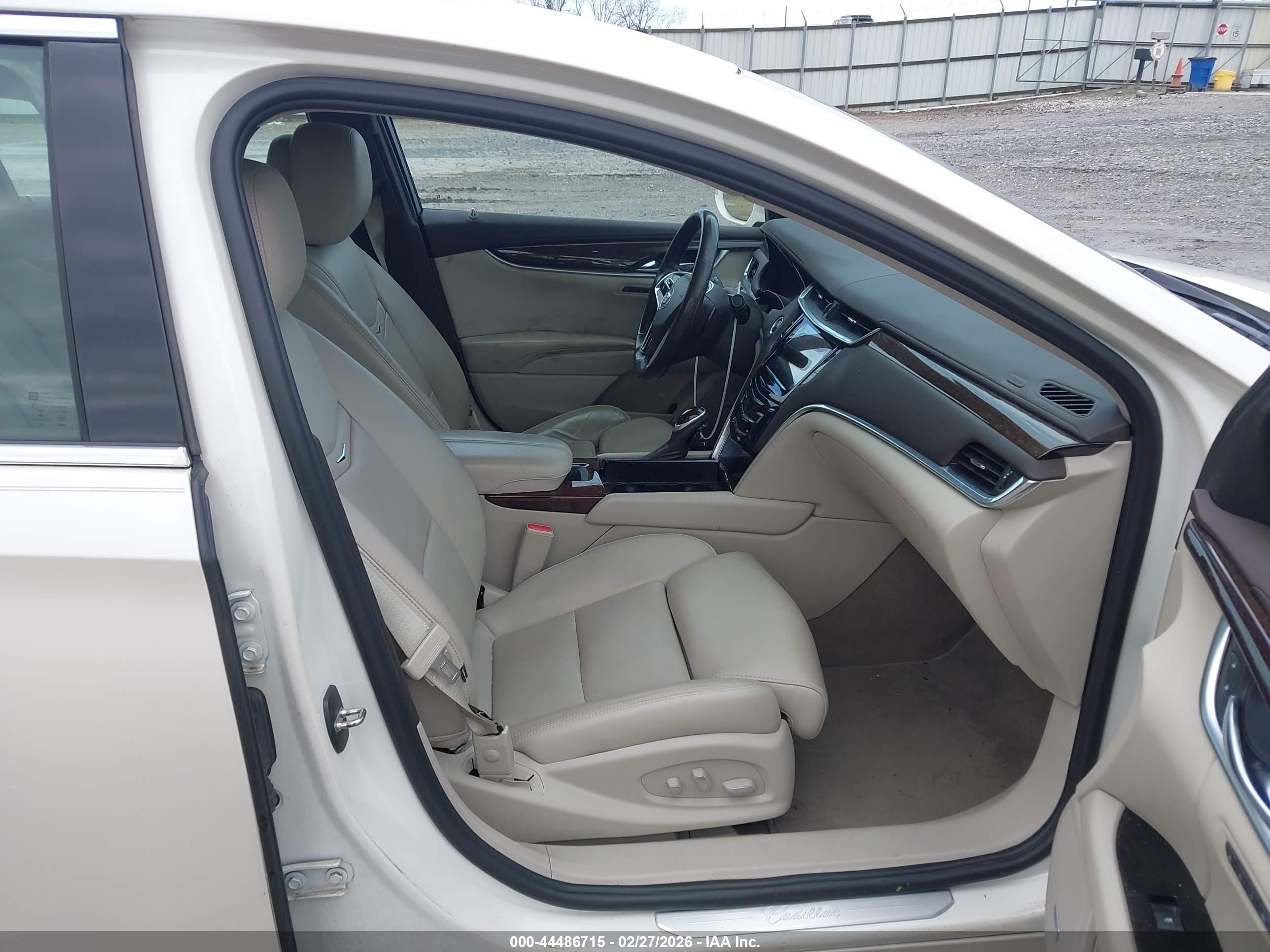 CADILLAC XTS image 5