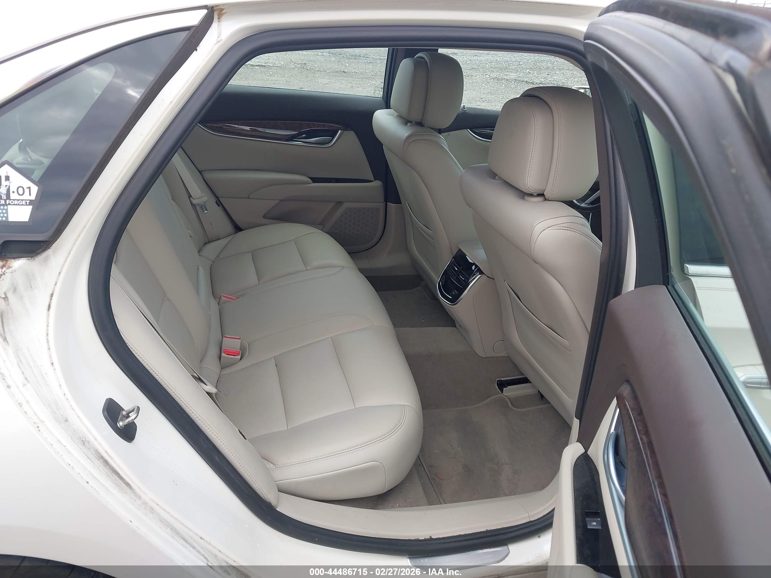 CADILLAC XTS image 8