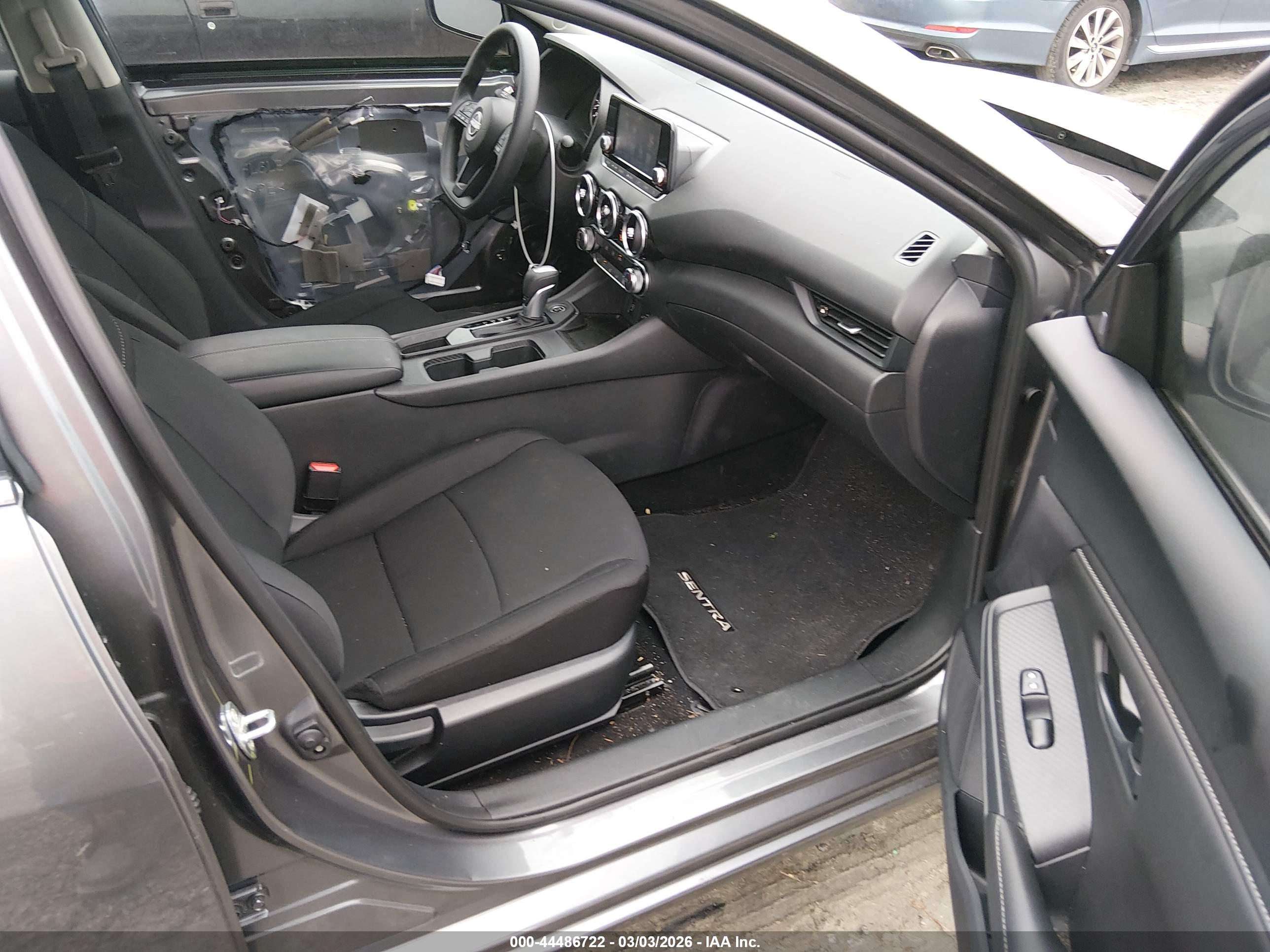 NISSAN SENTRA image 5