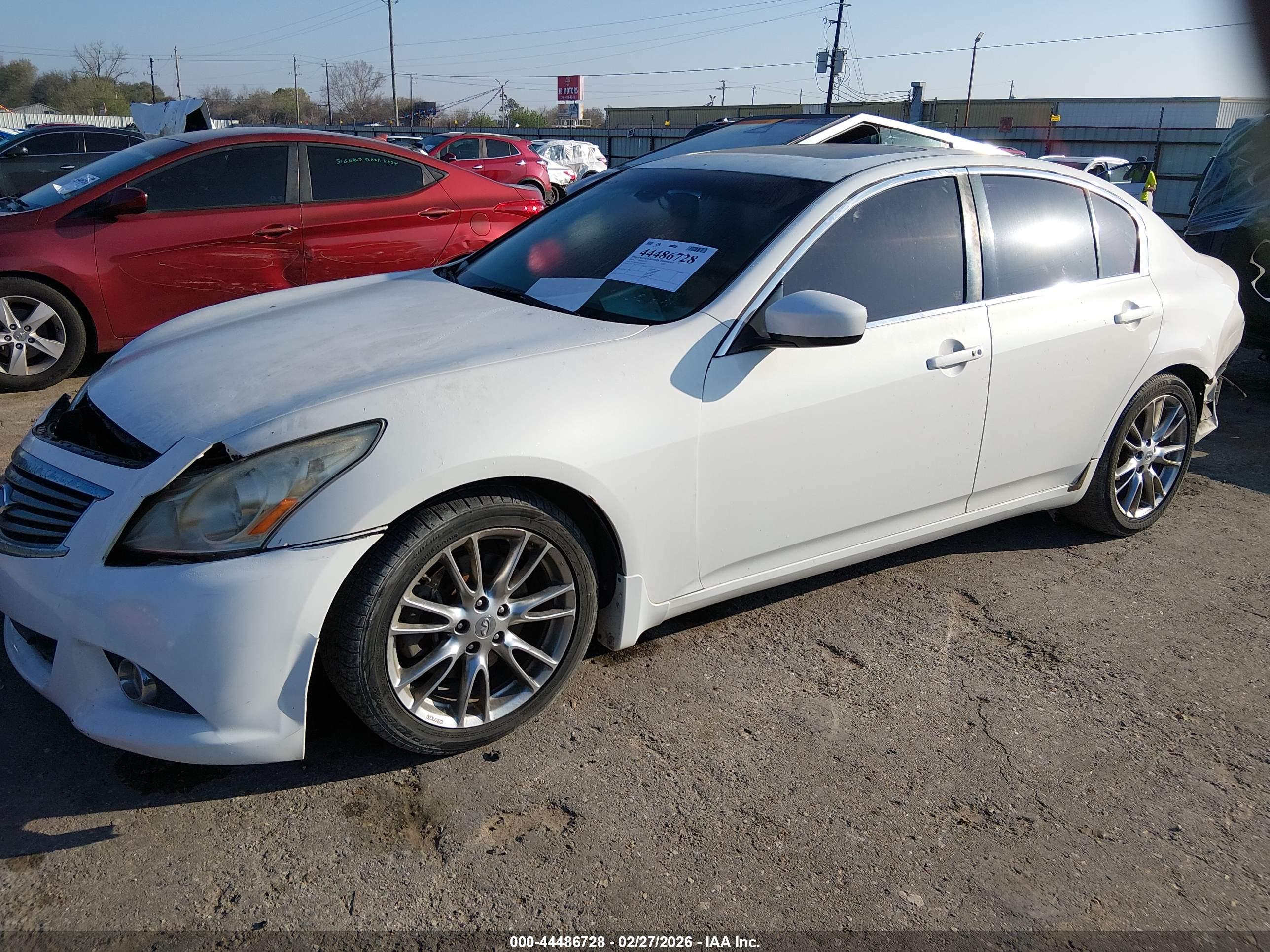 INFINITI G37 image 2
