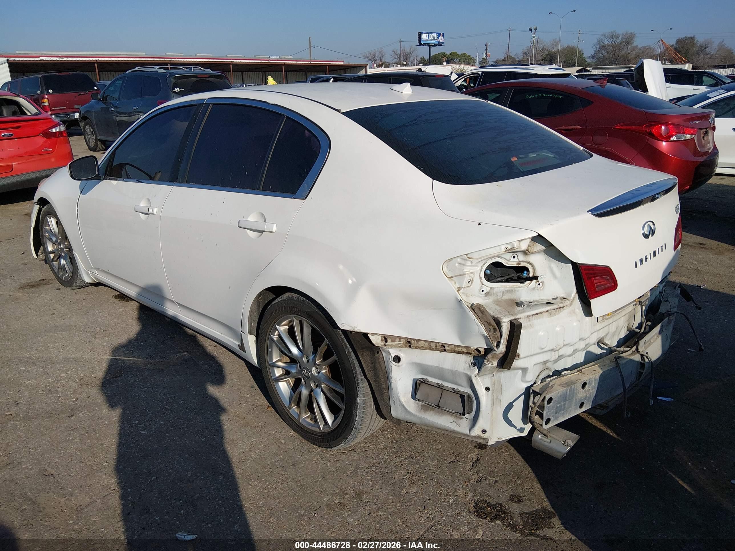 INFINITI G37 image 3