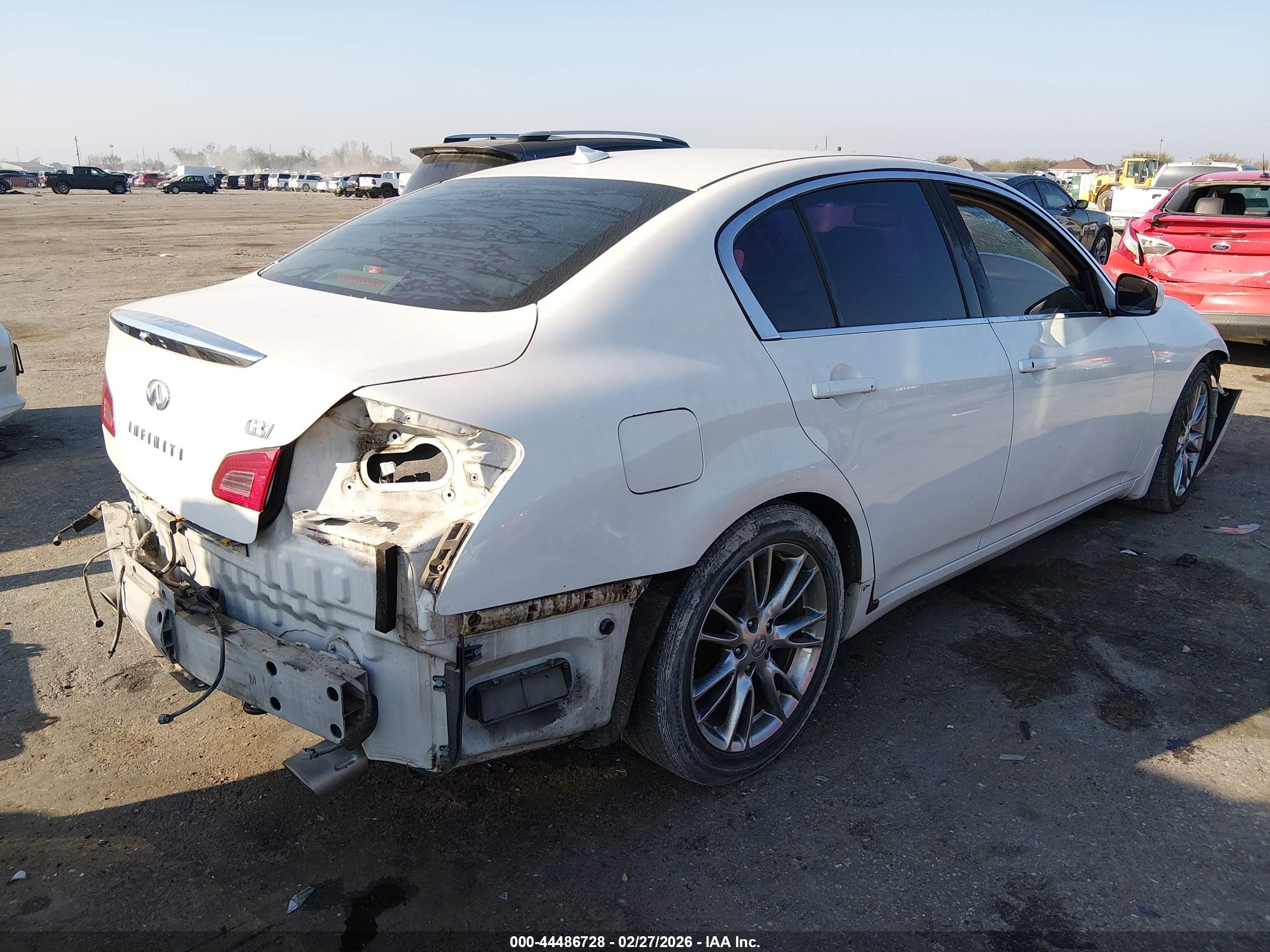 INFINITI G37 image 4