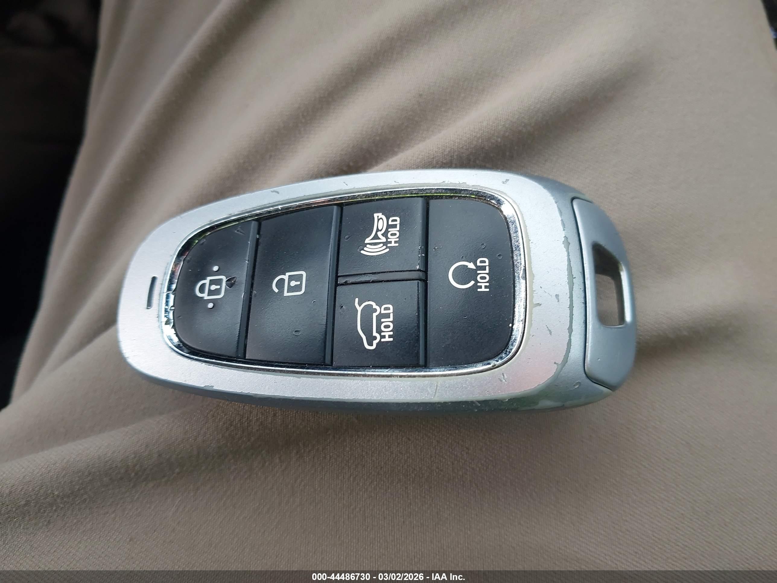 HYUNDAI TUCSON image 11