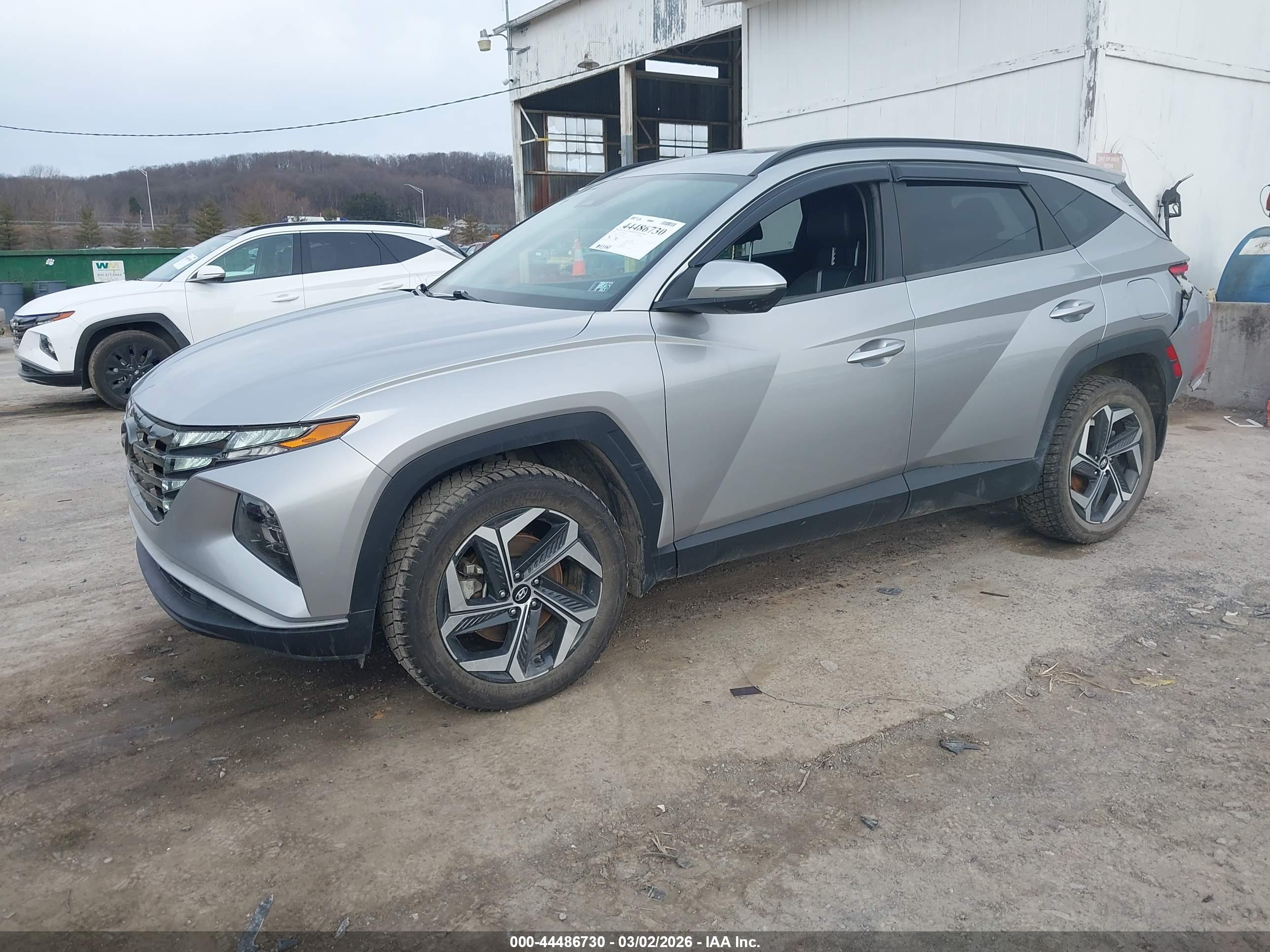 HYUNDAI TUCSON image 2
