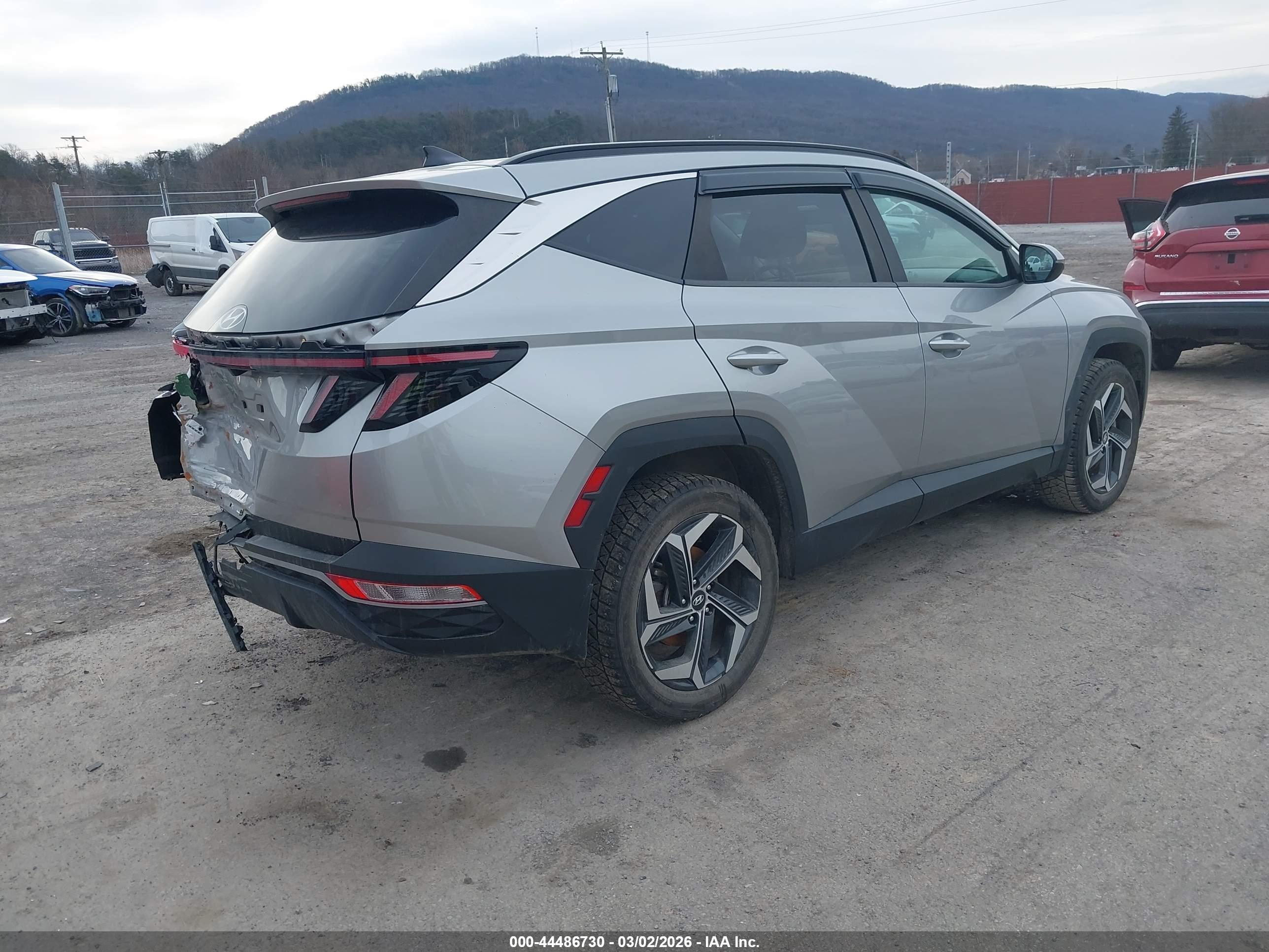 HYUNDAI TUCSON image 4