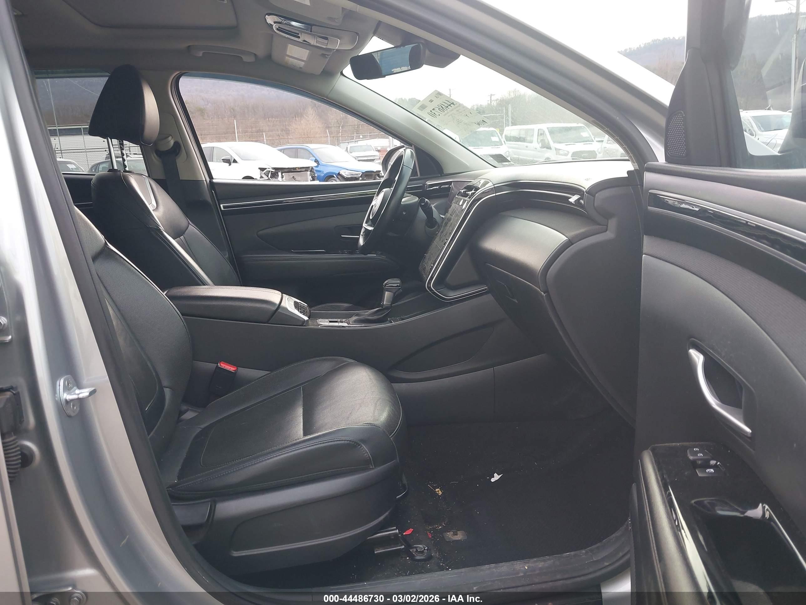 HYUNDAI TUCSON image 5