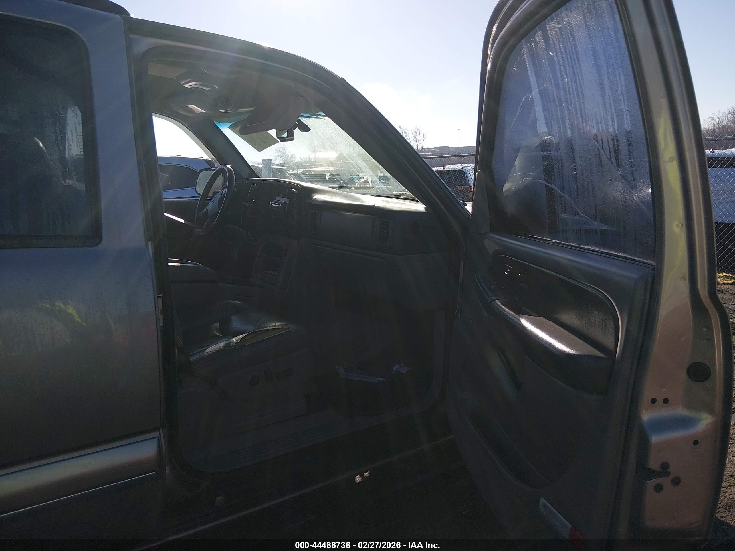 CHEVROLET TAHOE image 5