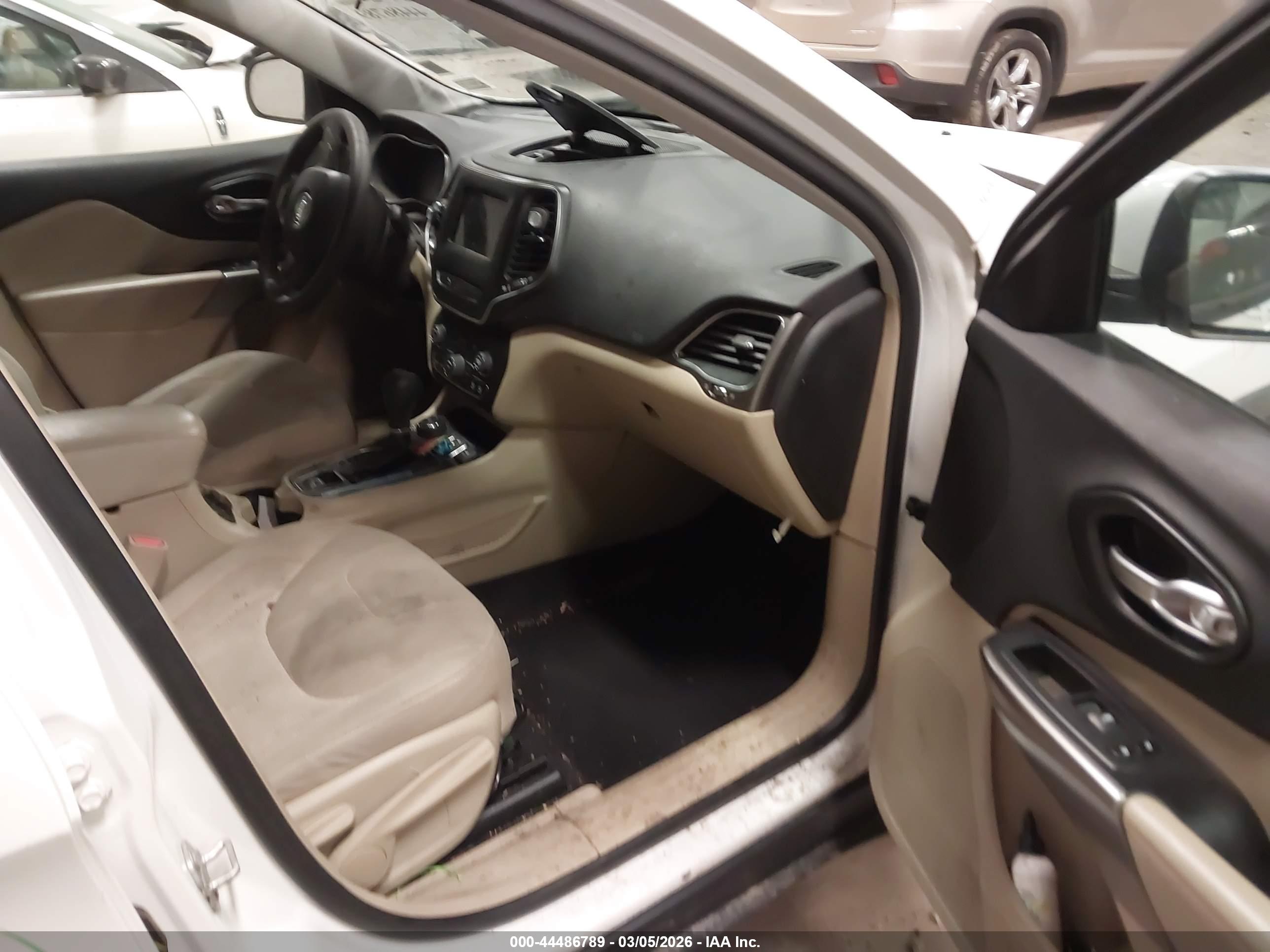 JEEP CHEROKEE image 5
