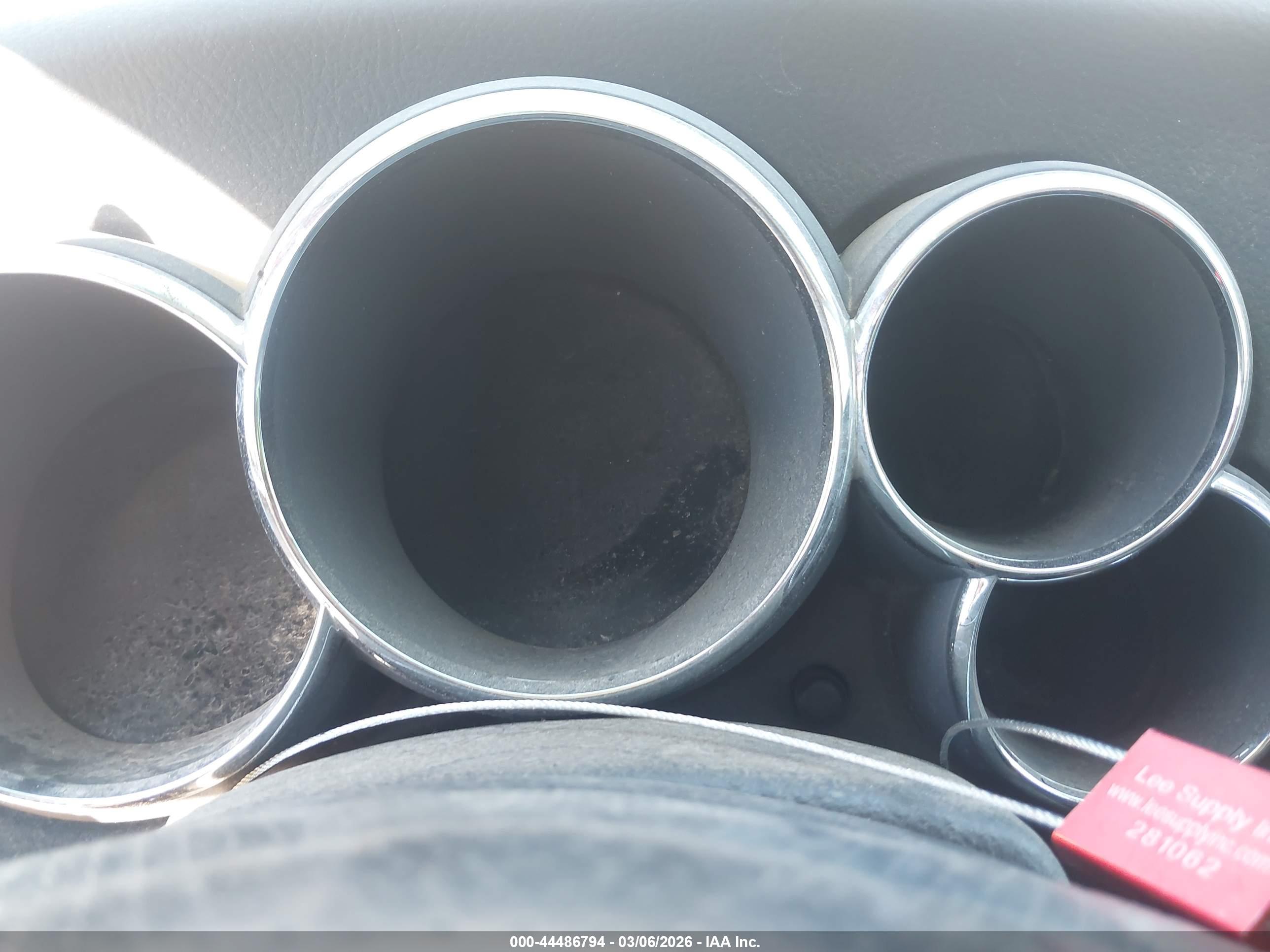 PONTIAC VIBE image 7