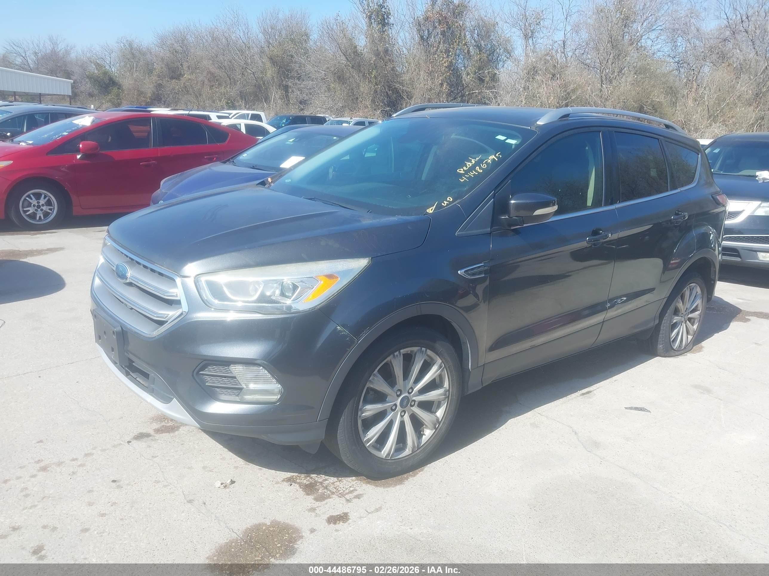 FORD ESCAPE image 2