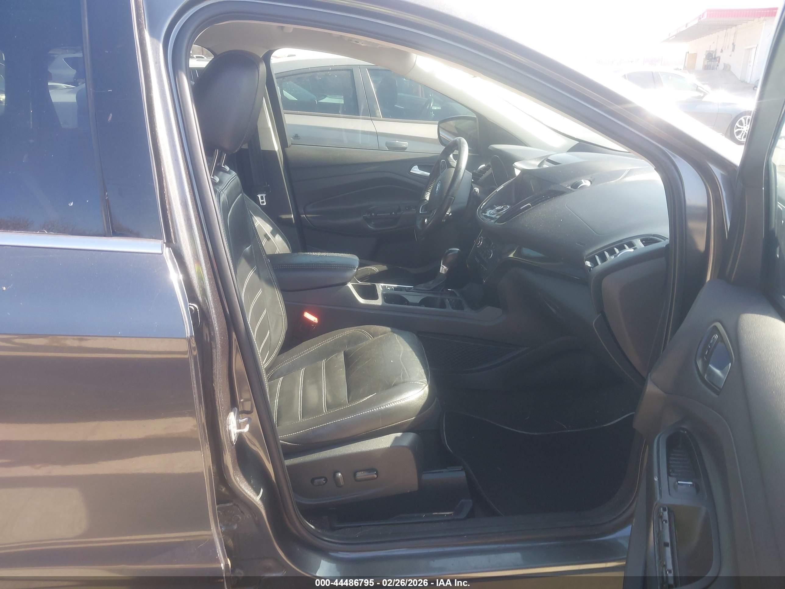 FORD ESCAPE image 5