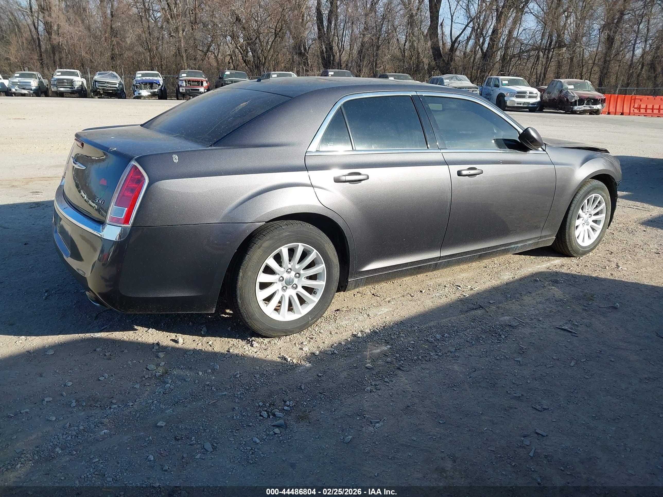 CHRYSLER 300 image 4