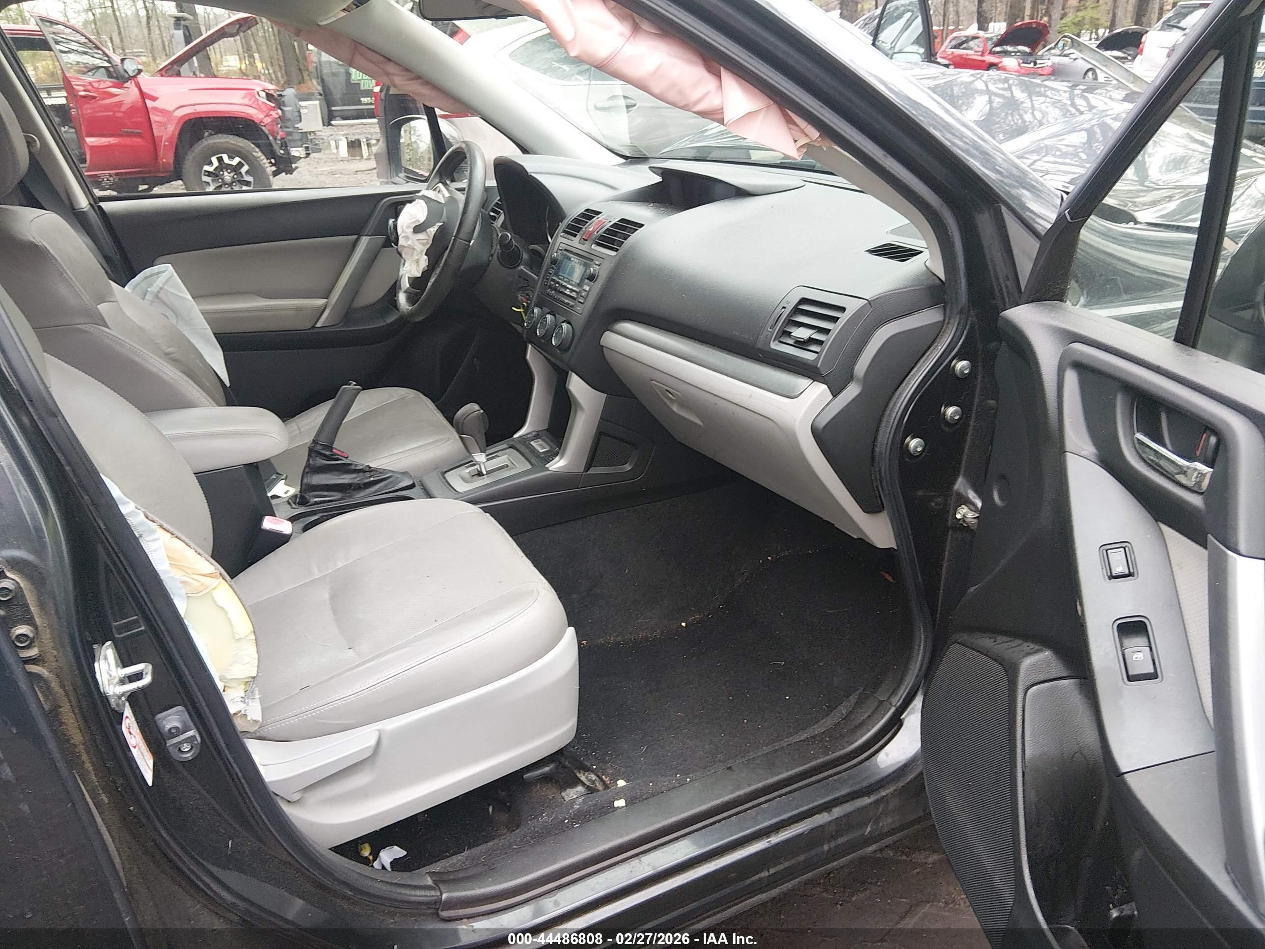 SUBARU FORESTER image 5