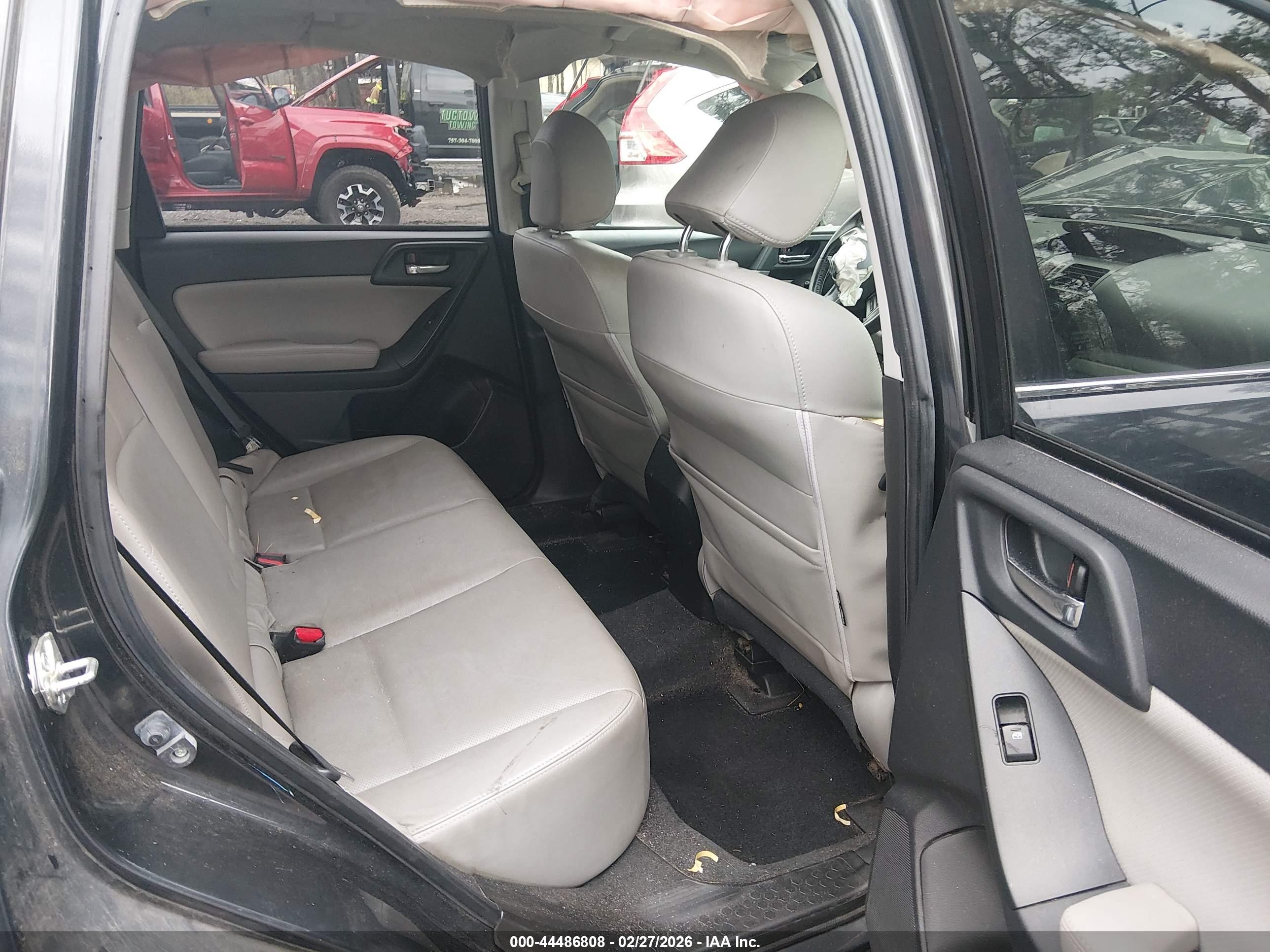 SUBARU FORESTER image 8