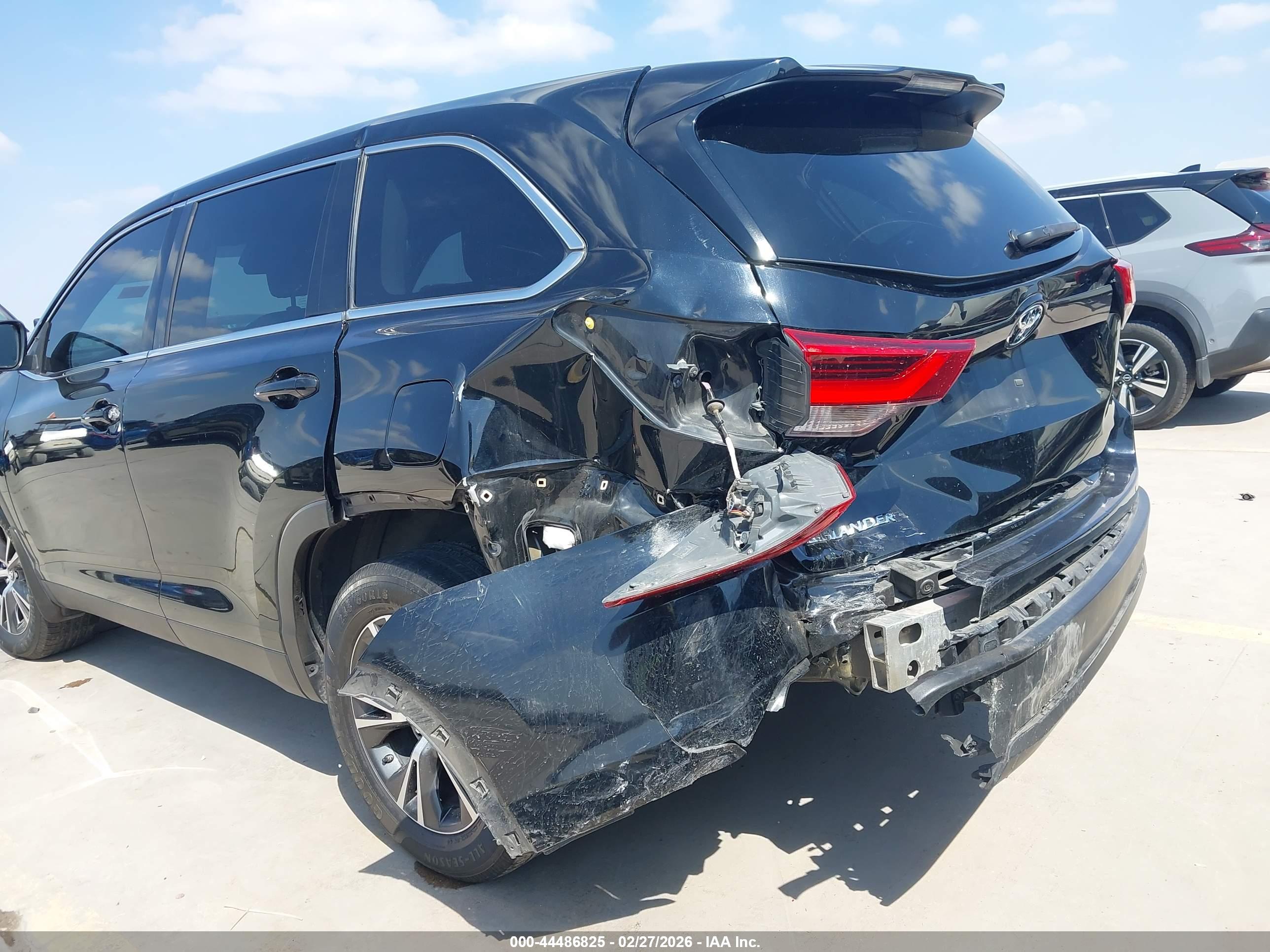 TOYOTA HIGHLANDER image 6