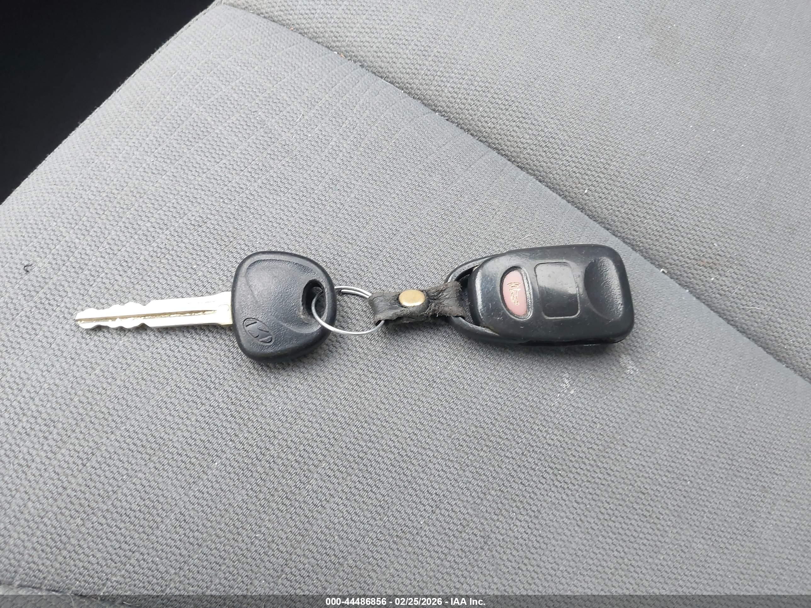 HYUNDAI SANTA image 11
