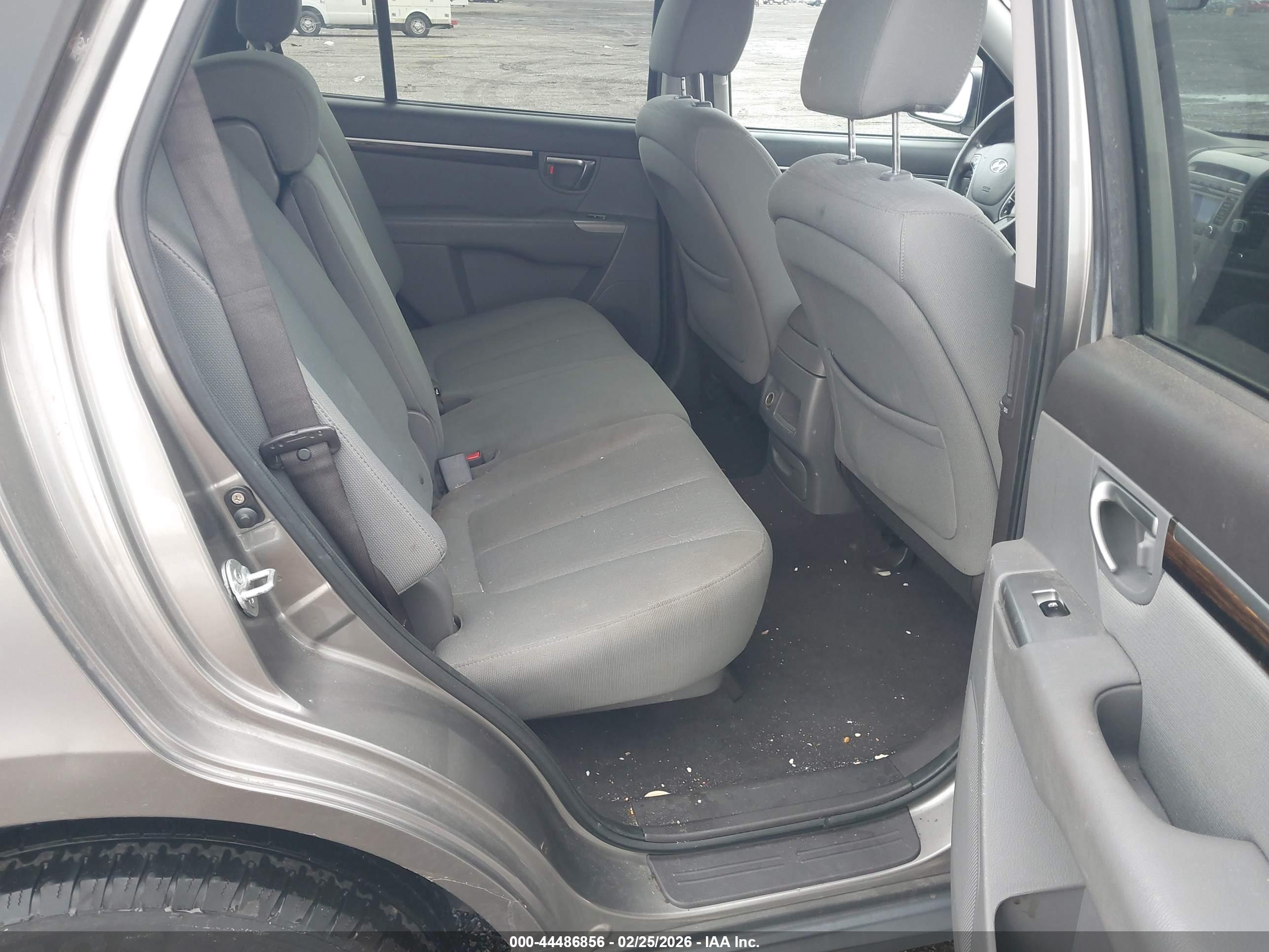 HYUNDAI SANTA image 8