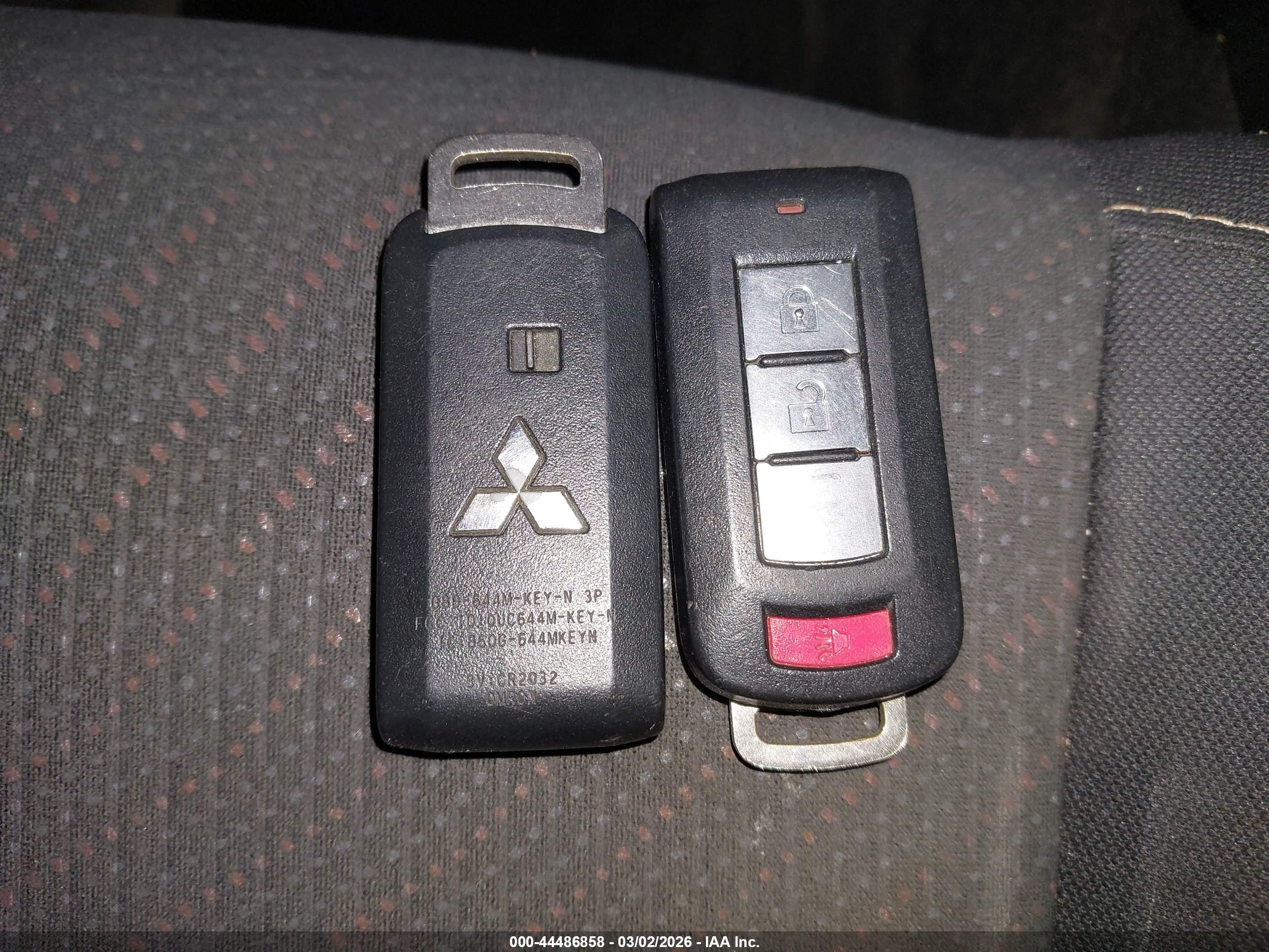 MITSUBISHI OUTLANDER image 11
