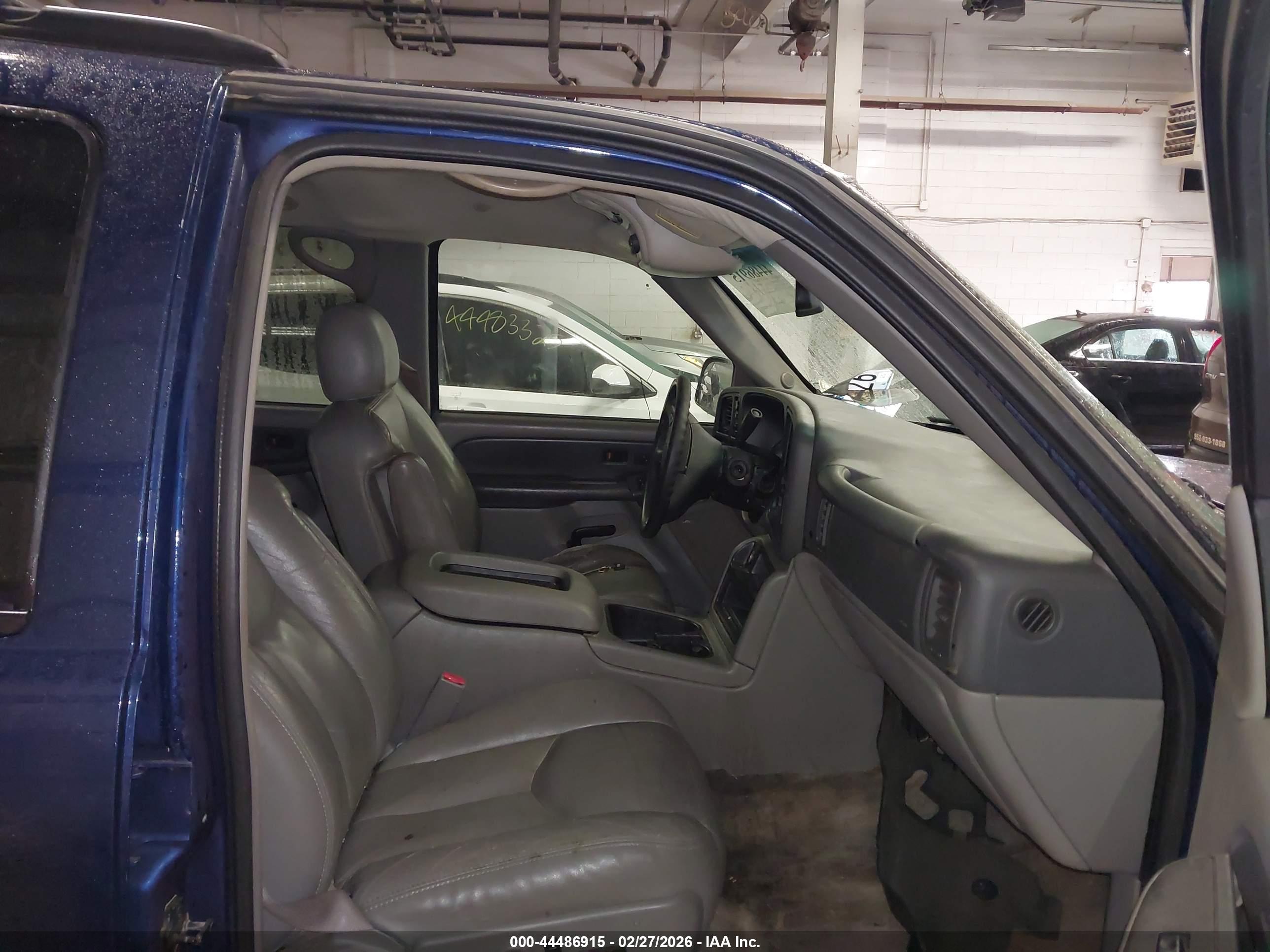 CHEVROLET TAHOE image 5