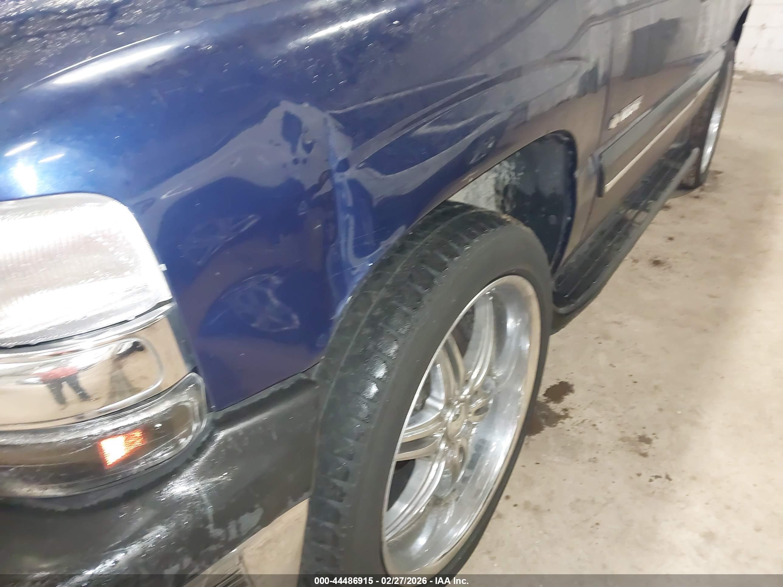 CHEVROLET TAHOE image 6