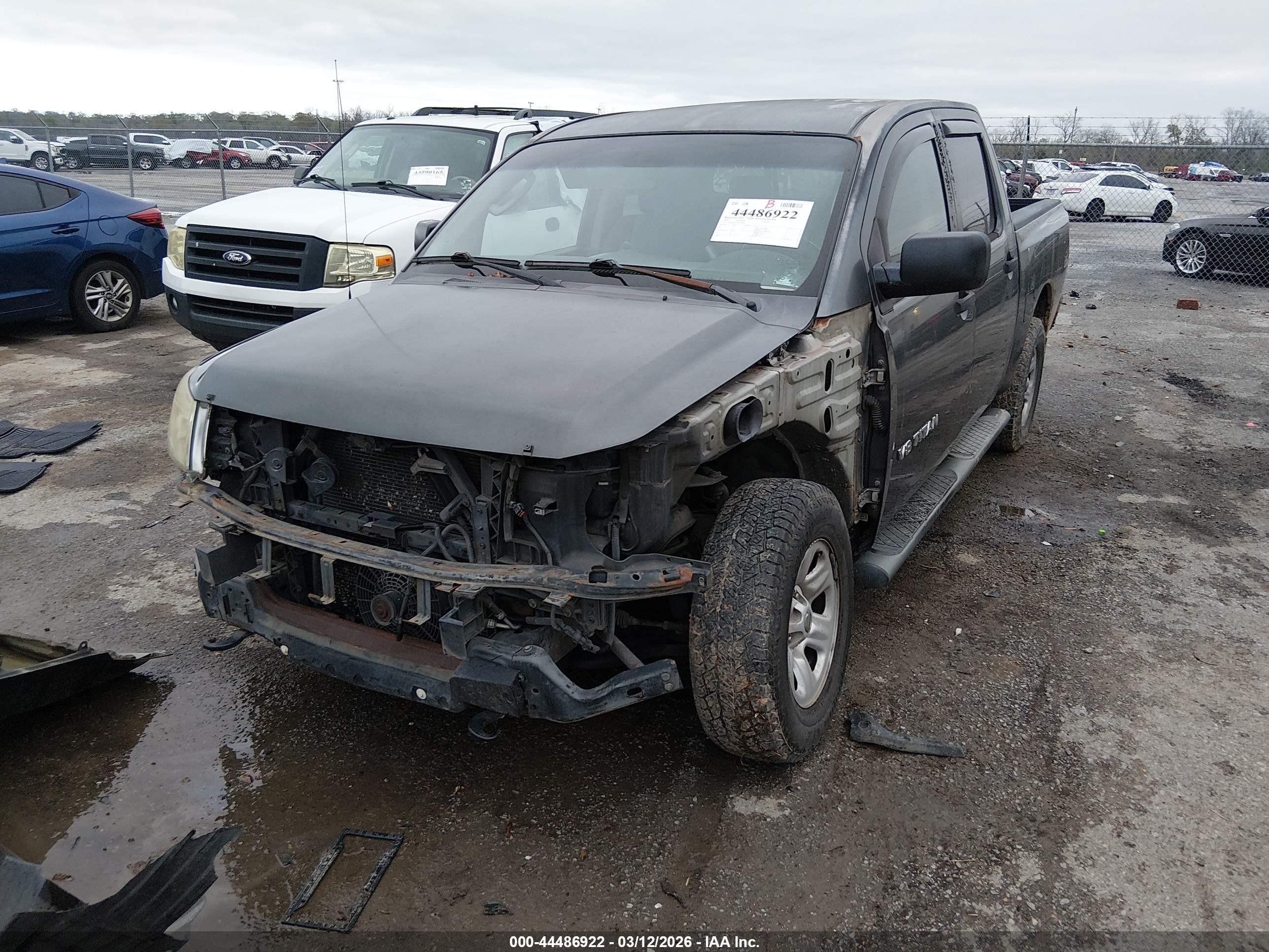NISSAN TITAN image 2
