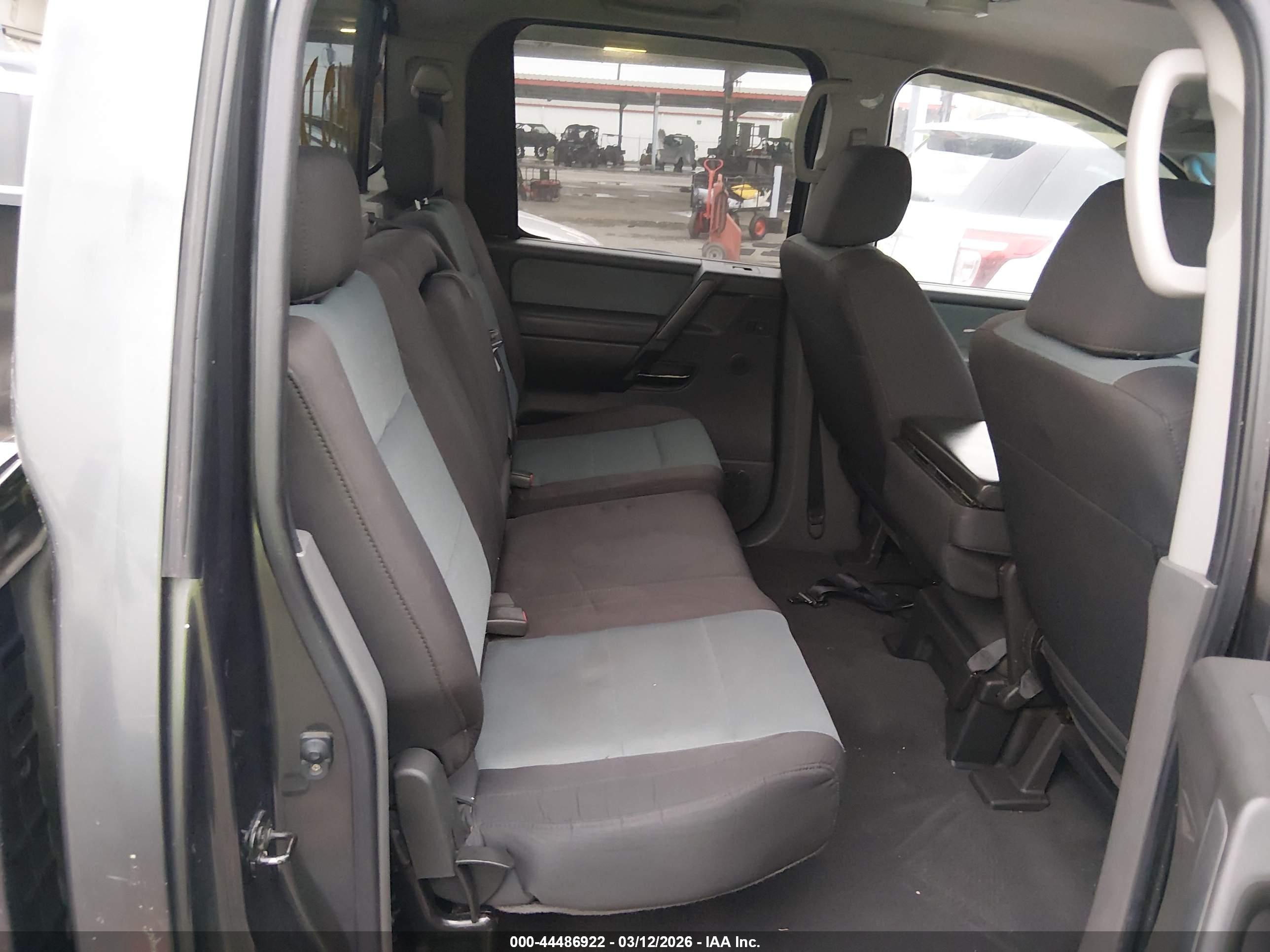NISSAN TITAN image 5