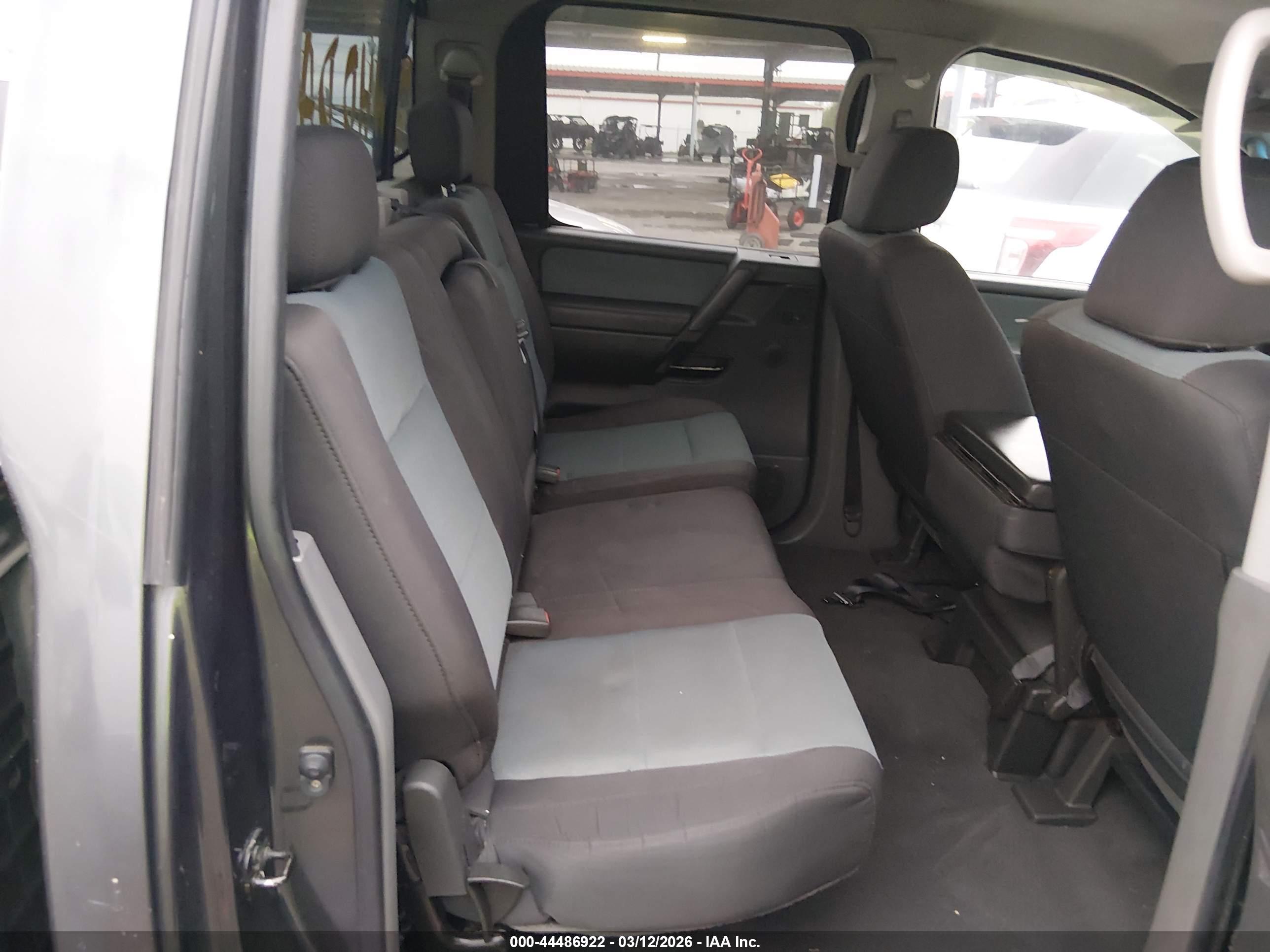 NISSAN TITAN image 8