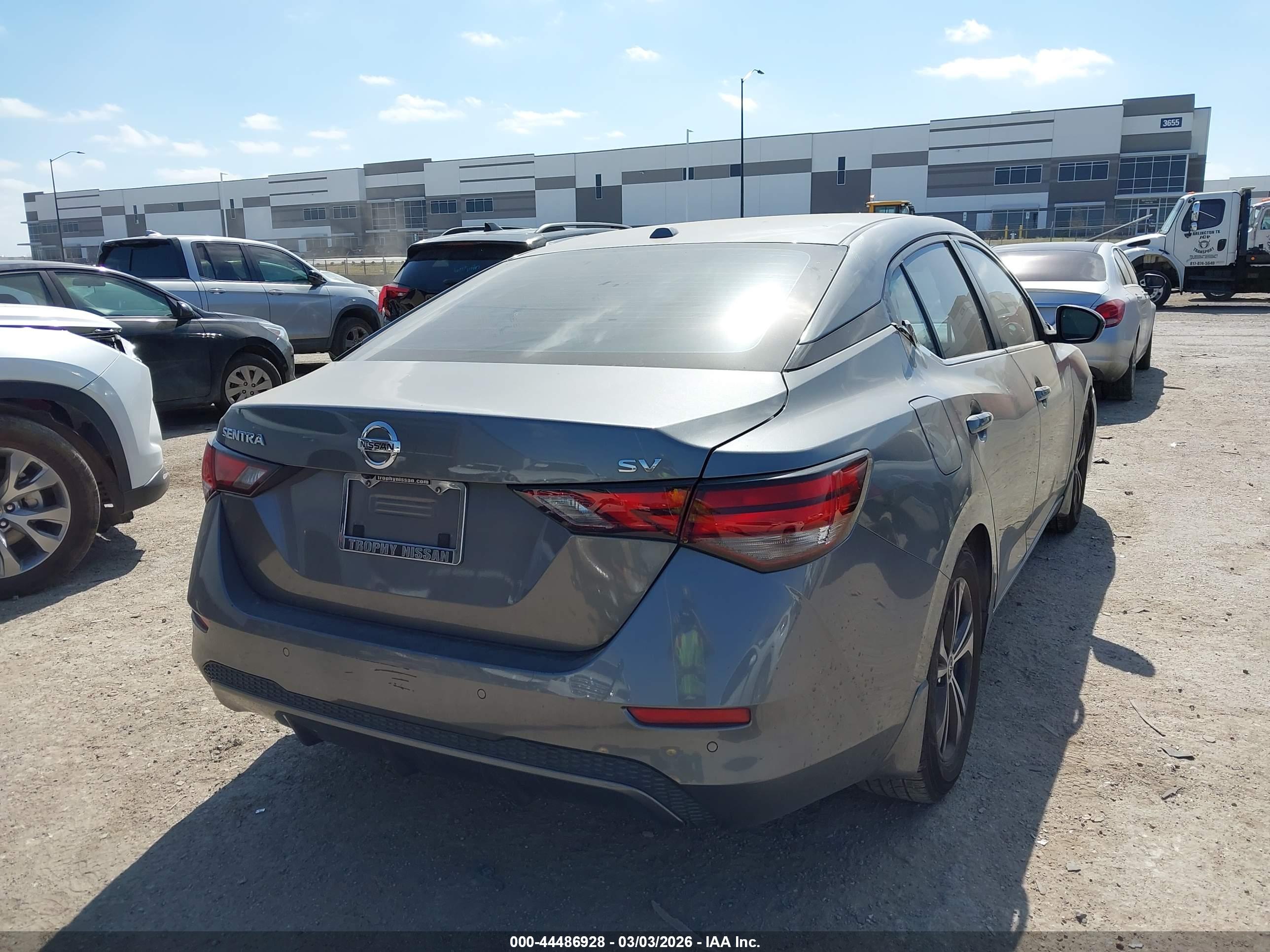 NISSAN SENTRA image 4