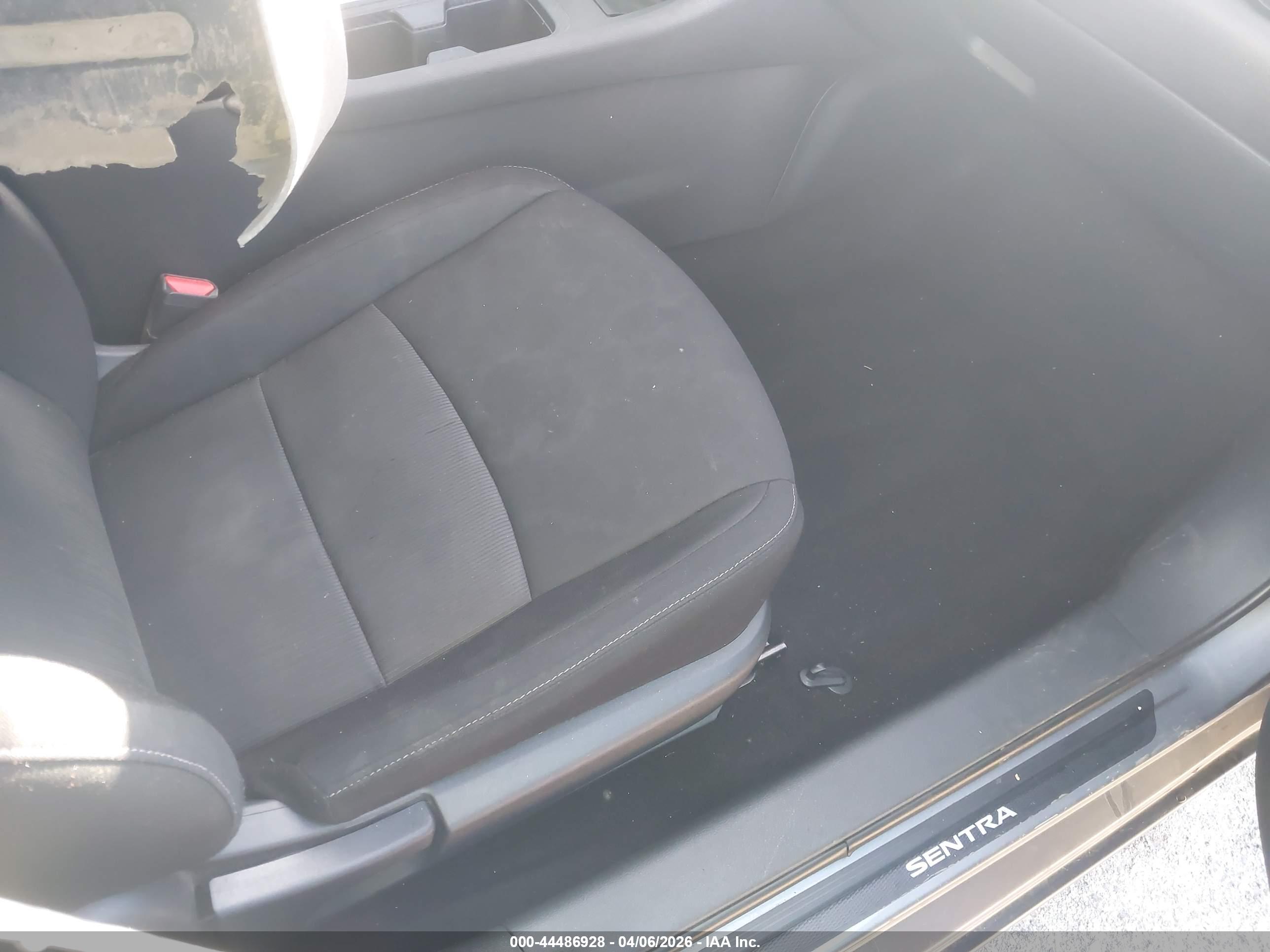 NISSAN SENTRA image 5