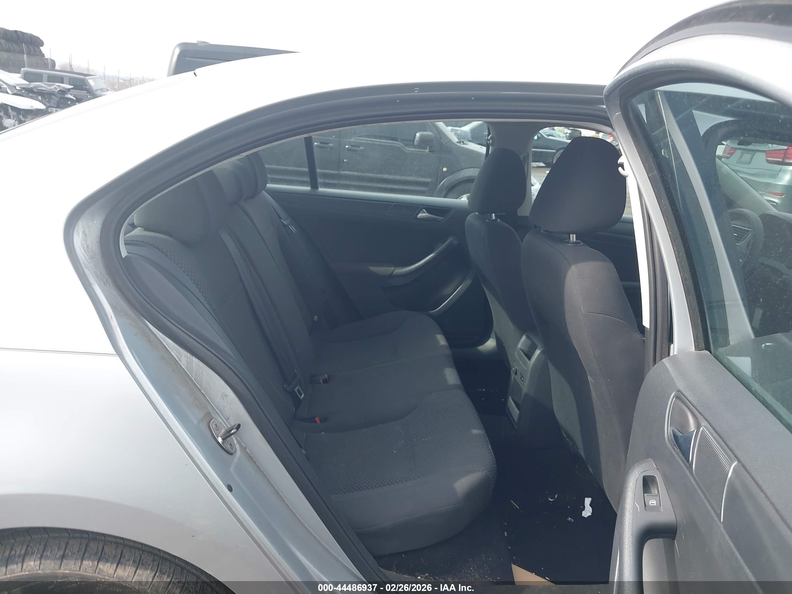 VOLKSWAGEN JETTA image 8