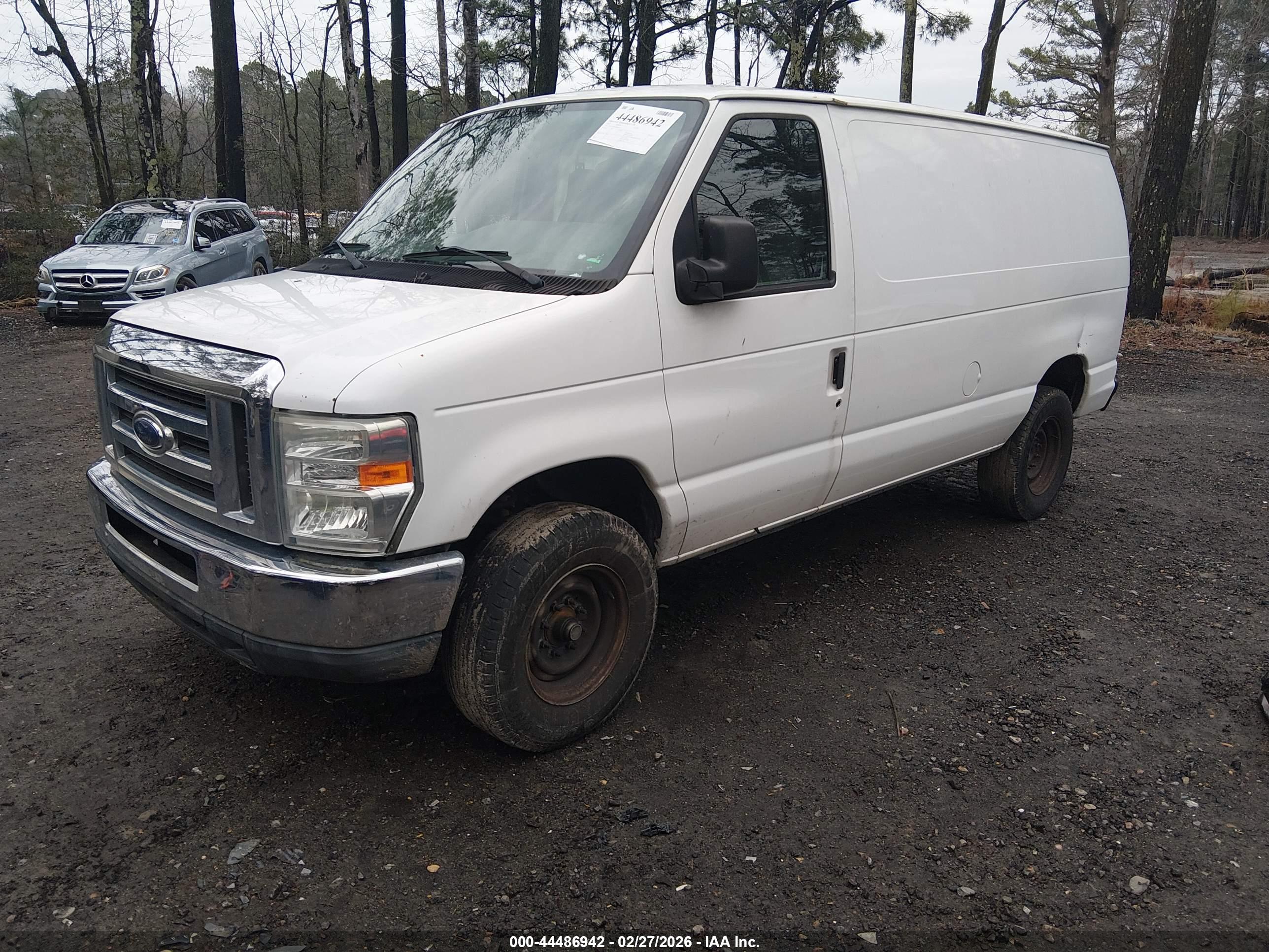 FORD E-250 image 2